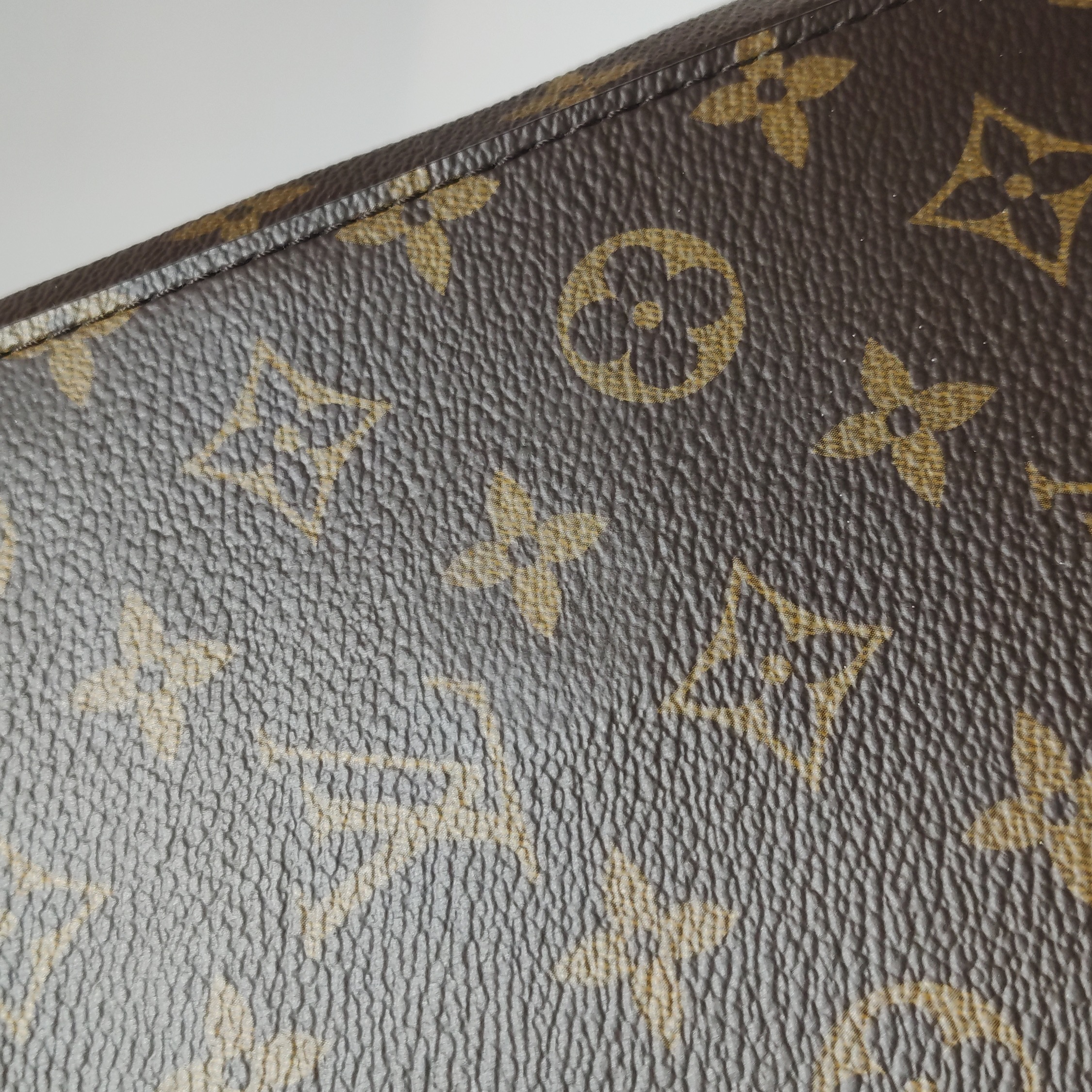 Louis Vuitton(LV) Cluny Top Handle Bag Monogram Canvas MM — photo 19 of 21