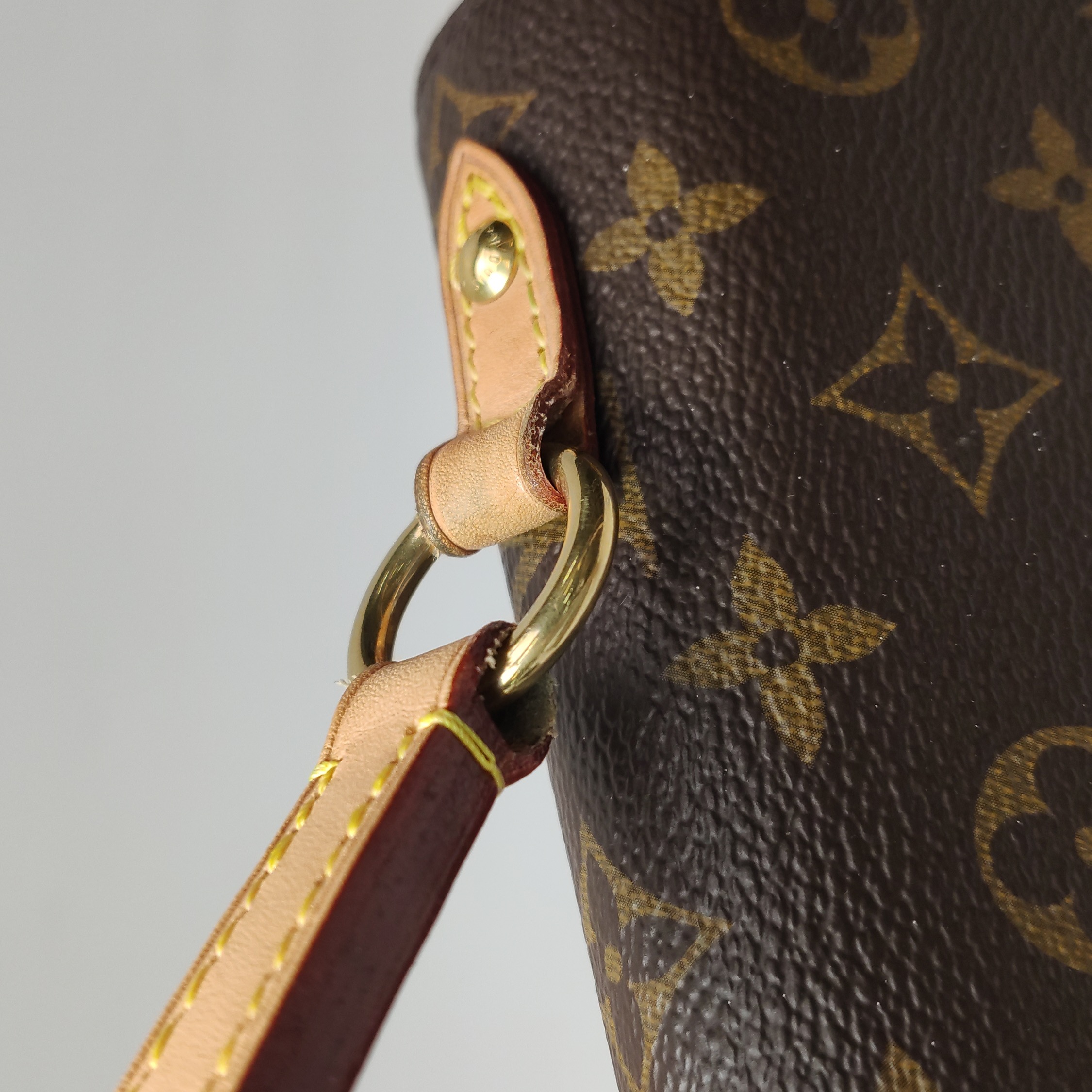 Louis Vuitton(LV) Cluny Top Handle Bag Monogram Canvas MM — photo 20 of 21