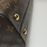 Louis Vuitton(LV) Cluny Top Handle Bag Monogram Canvas MM — thumbnail 14