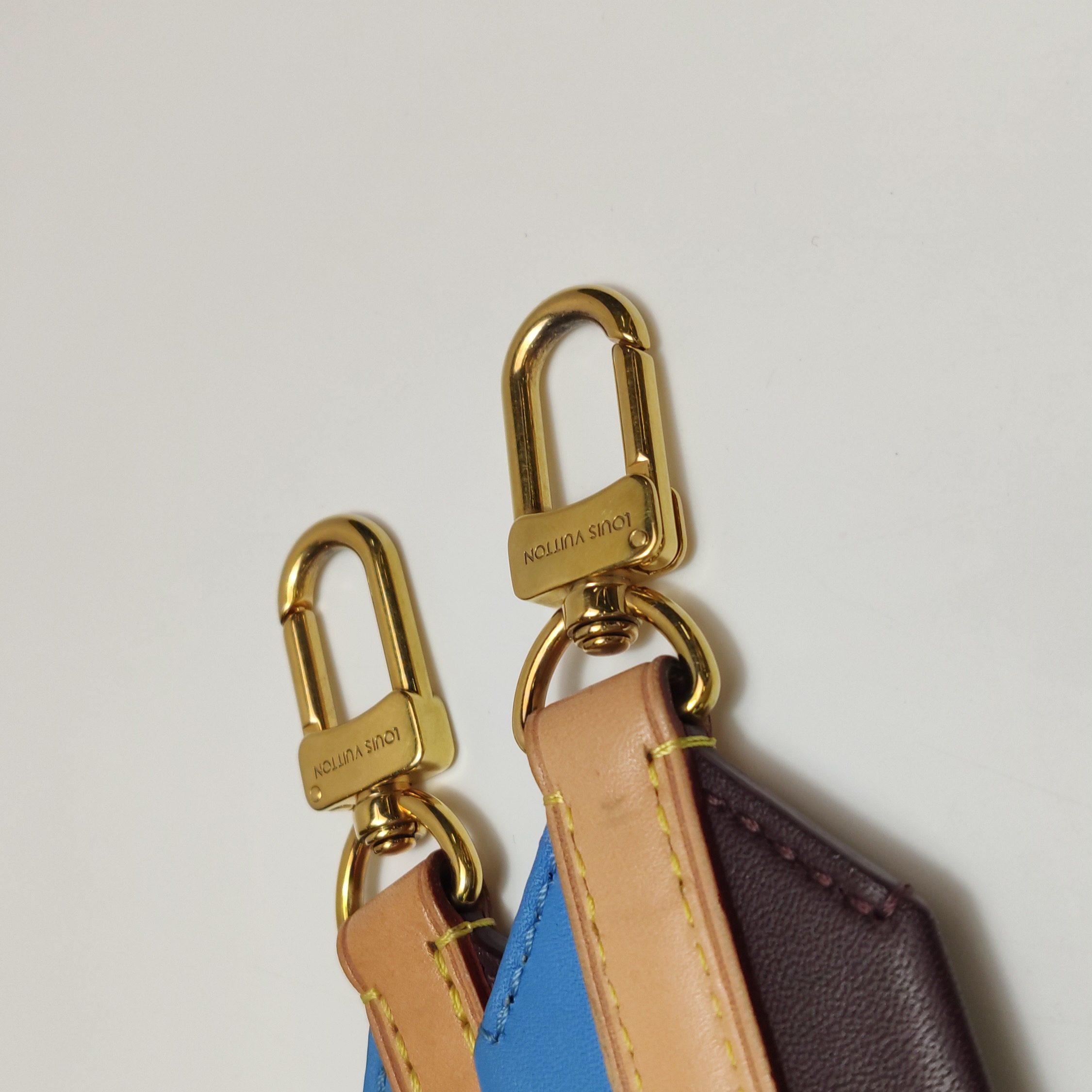 Louis Vuitton(LV) Cluny Top Handle Bag Monogram Canvas MM — photo 12 of 21