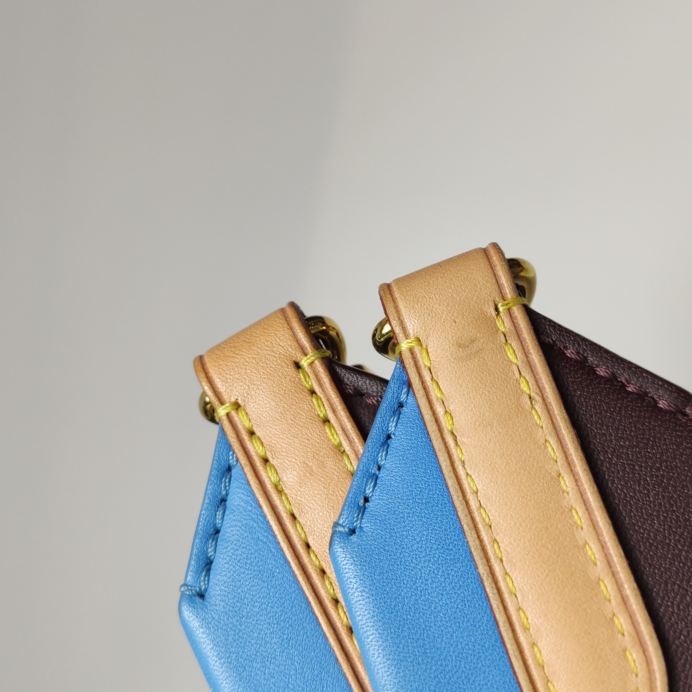 Louis Vuitton(LV) Cluny Top Handle Bag Monogram Canvas MM — photo 11 of 21