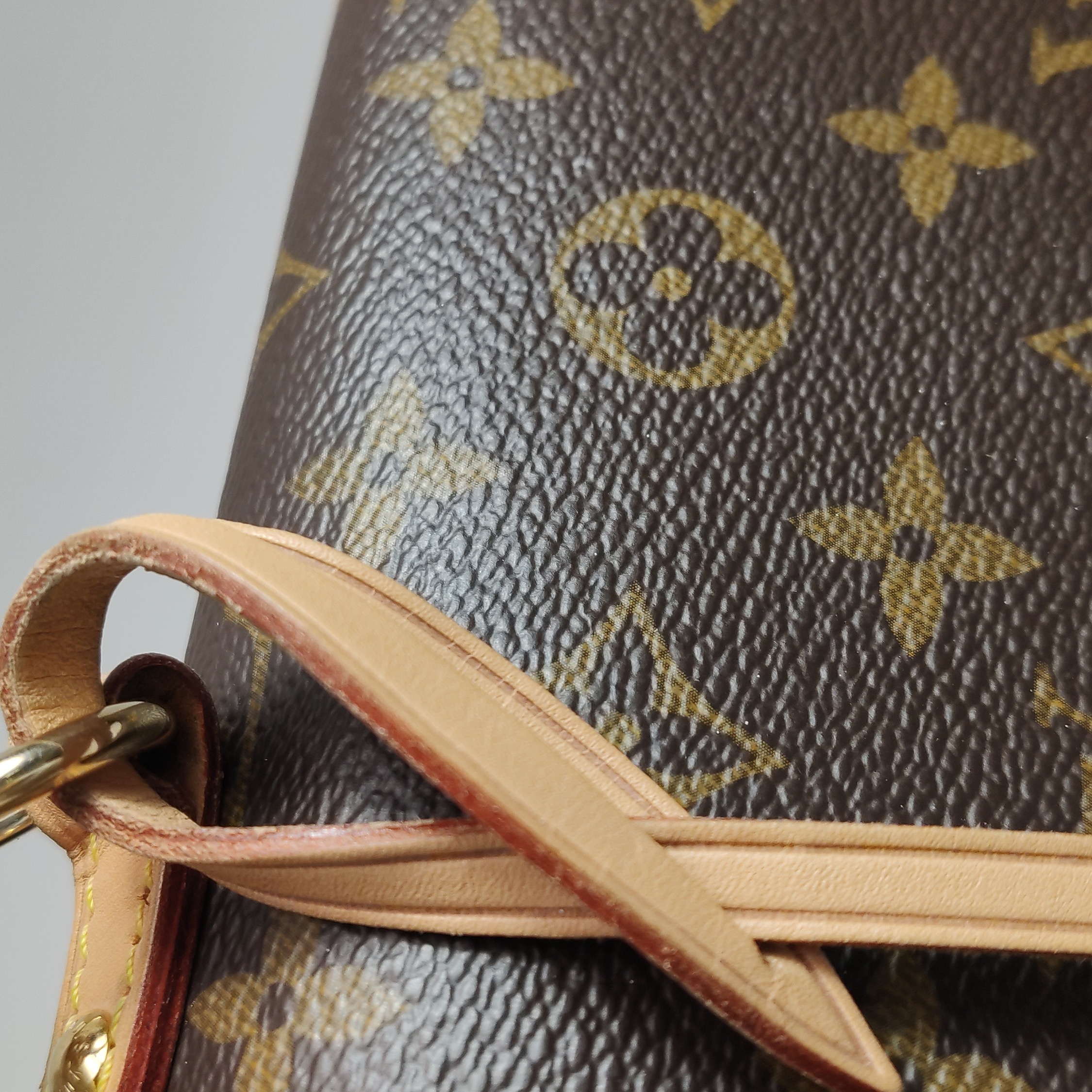 Louis Vuitton(LV) Cluny Top Handle Bag Monogram Canvas MM — photo 16 of 21