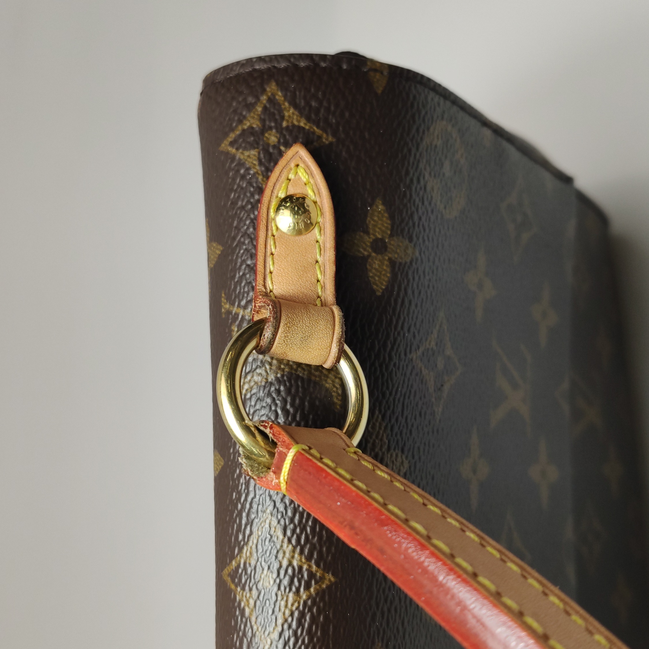 Louis Vuitton(LV) Cluny Top Handle Bag Monogram Canvas MM — photo 18 of 21