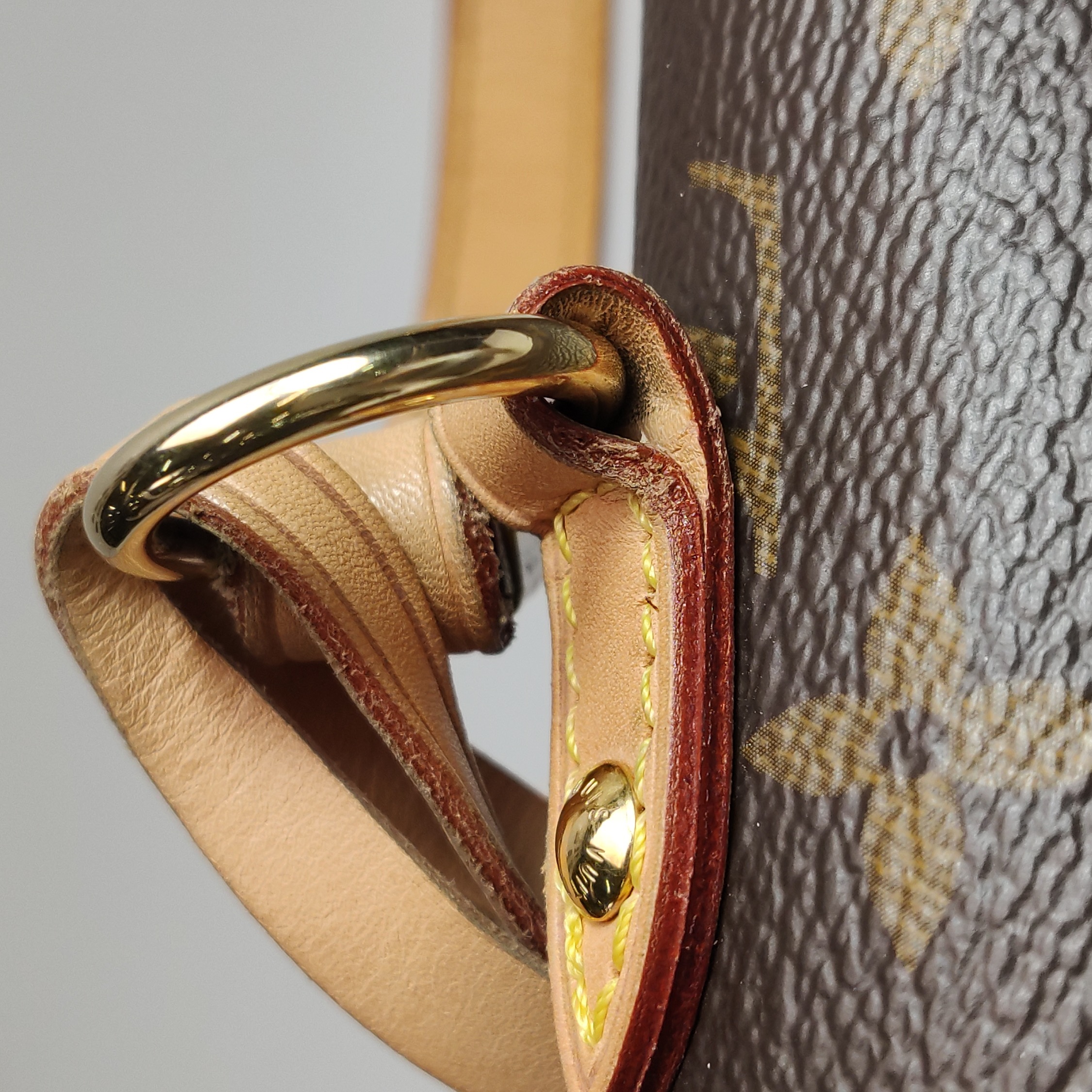 Louis Vuitton(LV) Cluny Top Handle Bag Monogram Canvas MM — photo 13 of 21