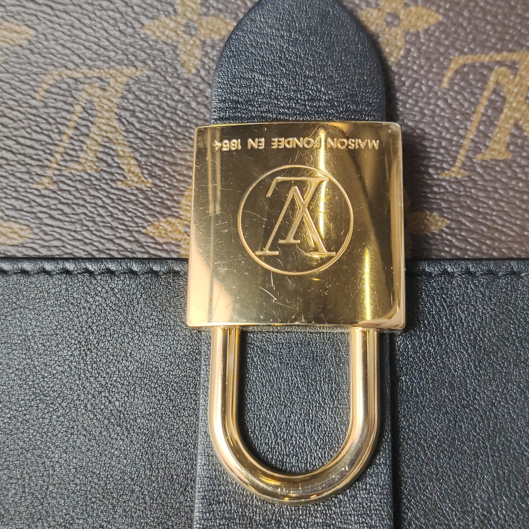 Louis Vuitton(LV) Locky Handbag Monogram Canvas with Leather BB — photo 10 of 16
