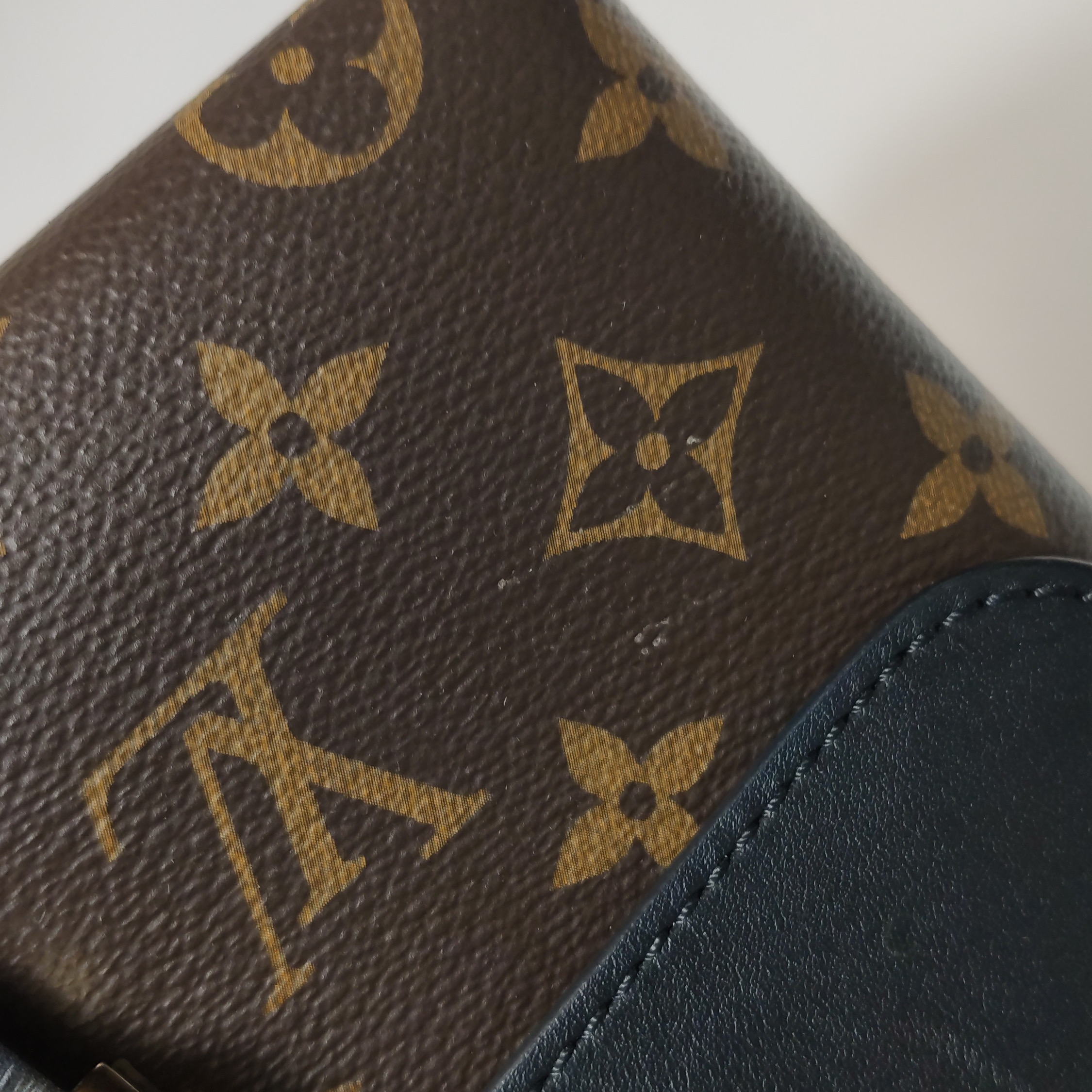 Louis Vuitton(LV) Locky Handbag Monogram Canvas with Leather BB — photo 13 of 21