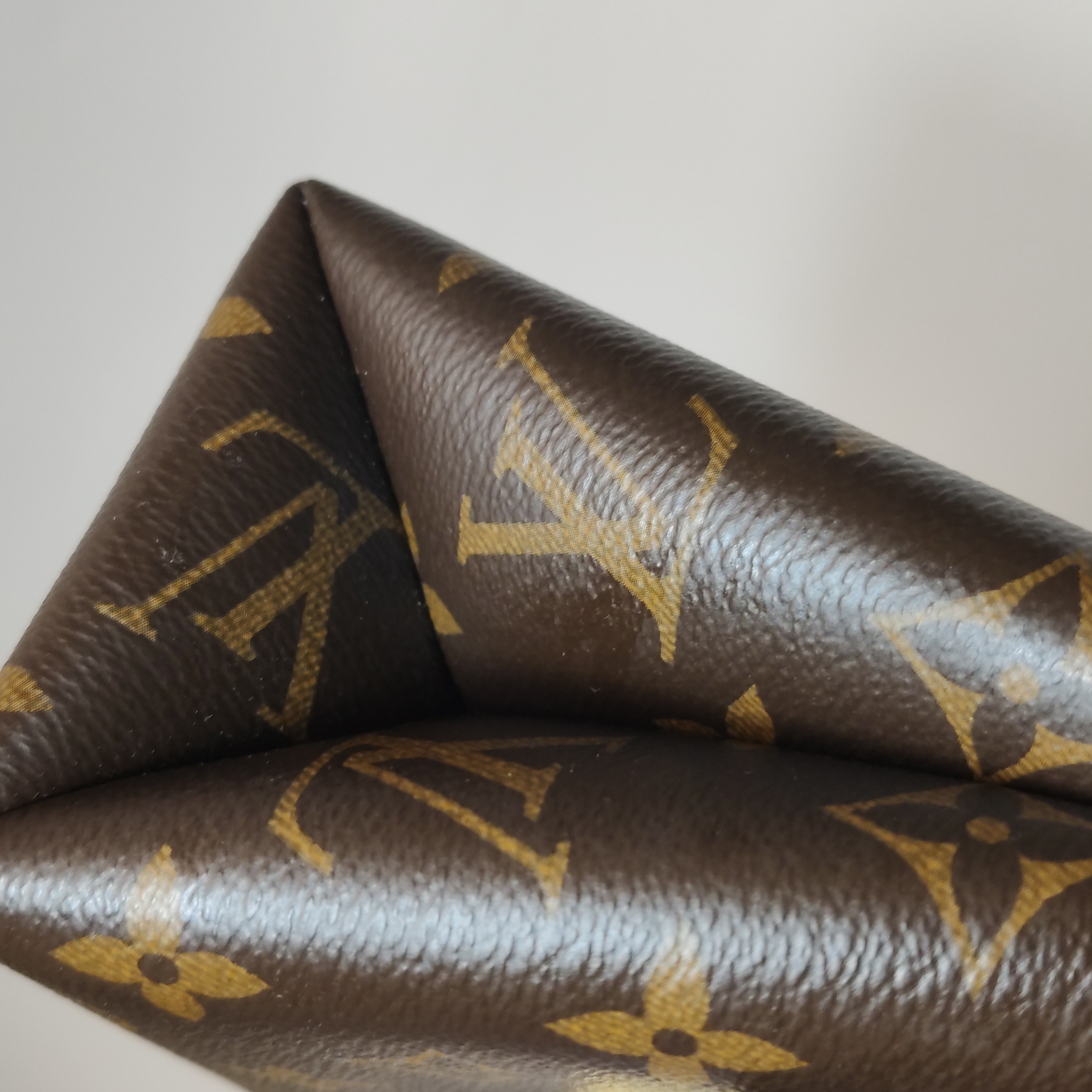 Louis Vuitton(LV) Locky Handbag Monogram Canvas with Leather BB — photo 15 of 21