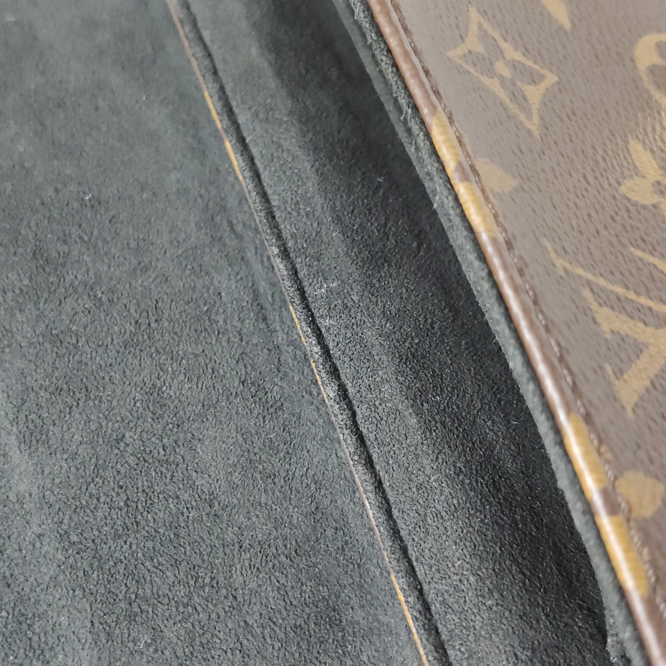 Louis Vuitton(LV) Locky Handbag Monogram Canvas with Leather BB — photo 10 of 17