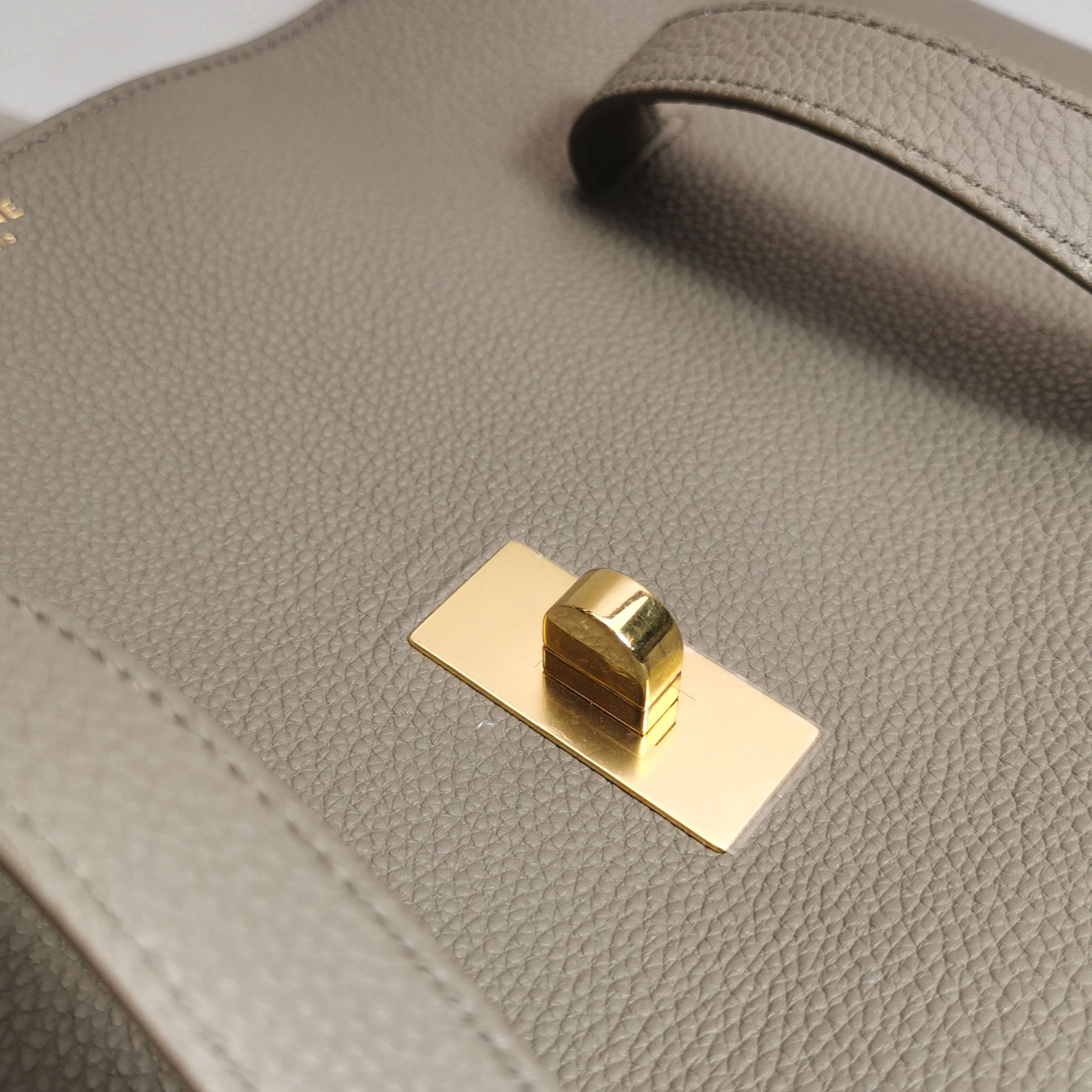 Celine Soft 16 Bag Smooth Calfskin Medium — photo 13 of 18