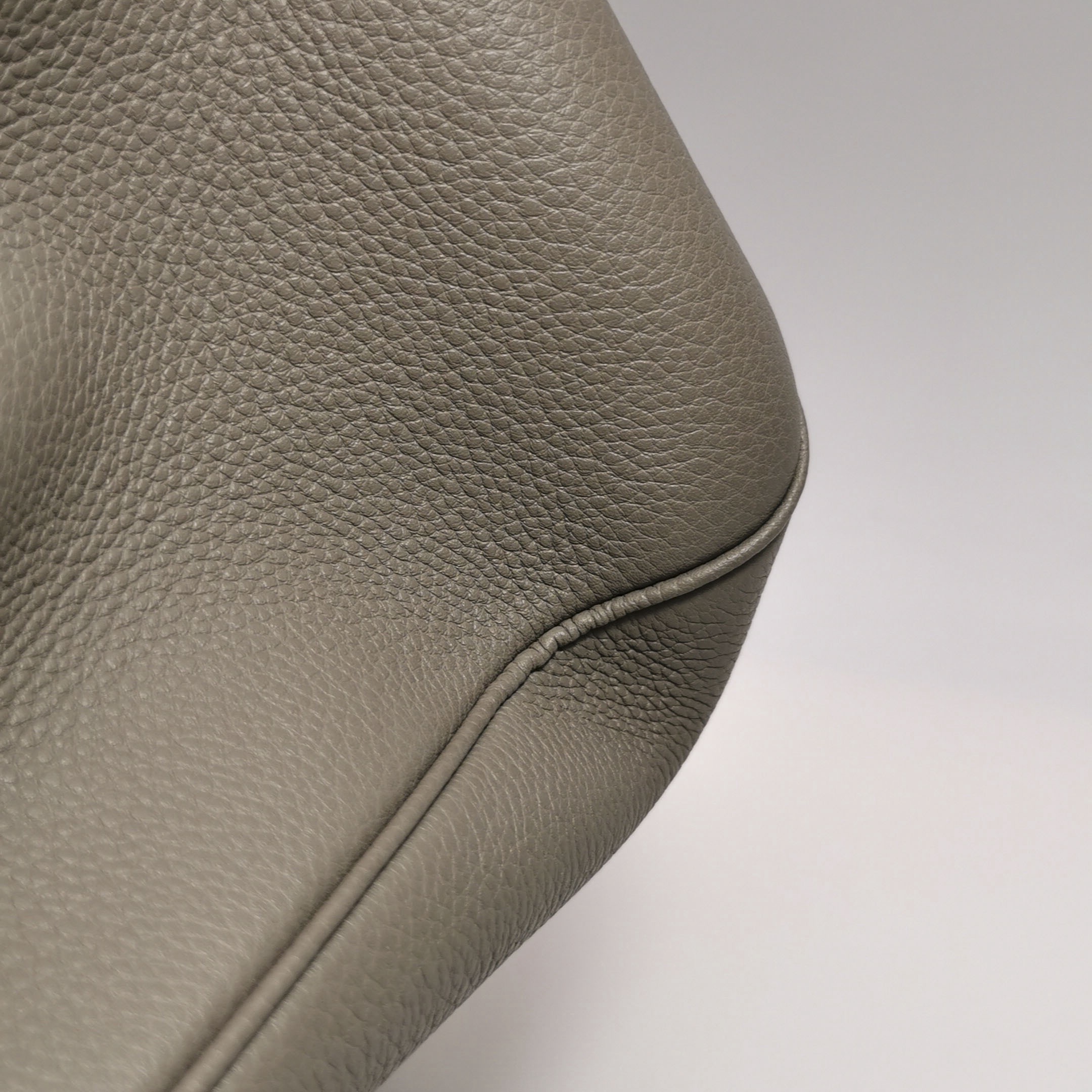Celine Soft 16 Bag Smooth Calfskin Medium — photo 17 of 18