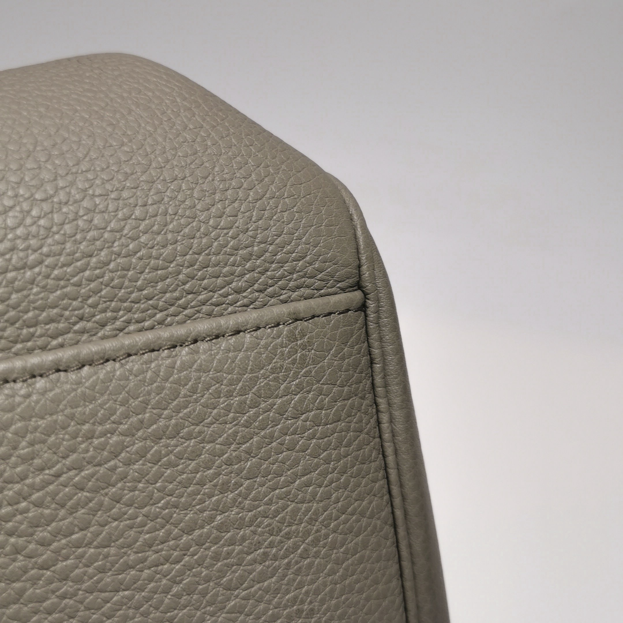 Celine Soft 16 Bag Smooth Calfskin Medium — photo 18 of 18