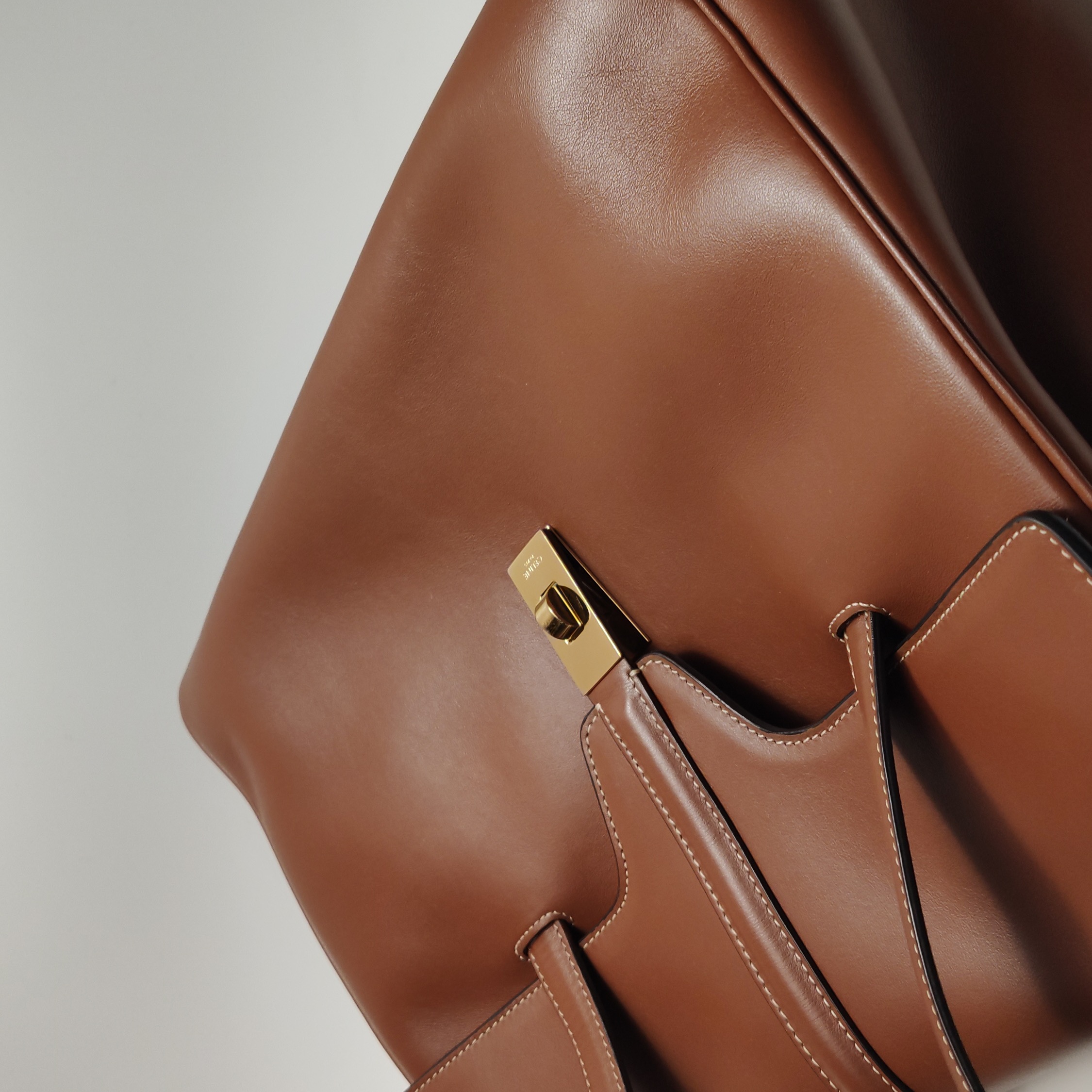 Celine Soft 16 Bag Smooth Calfskin Medium — photo 13 of 23