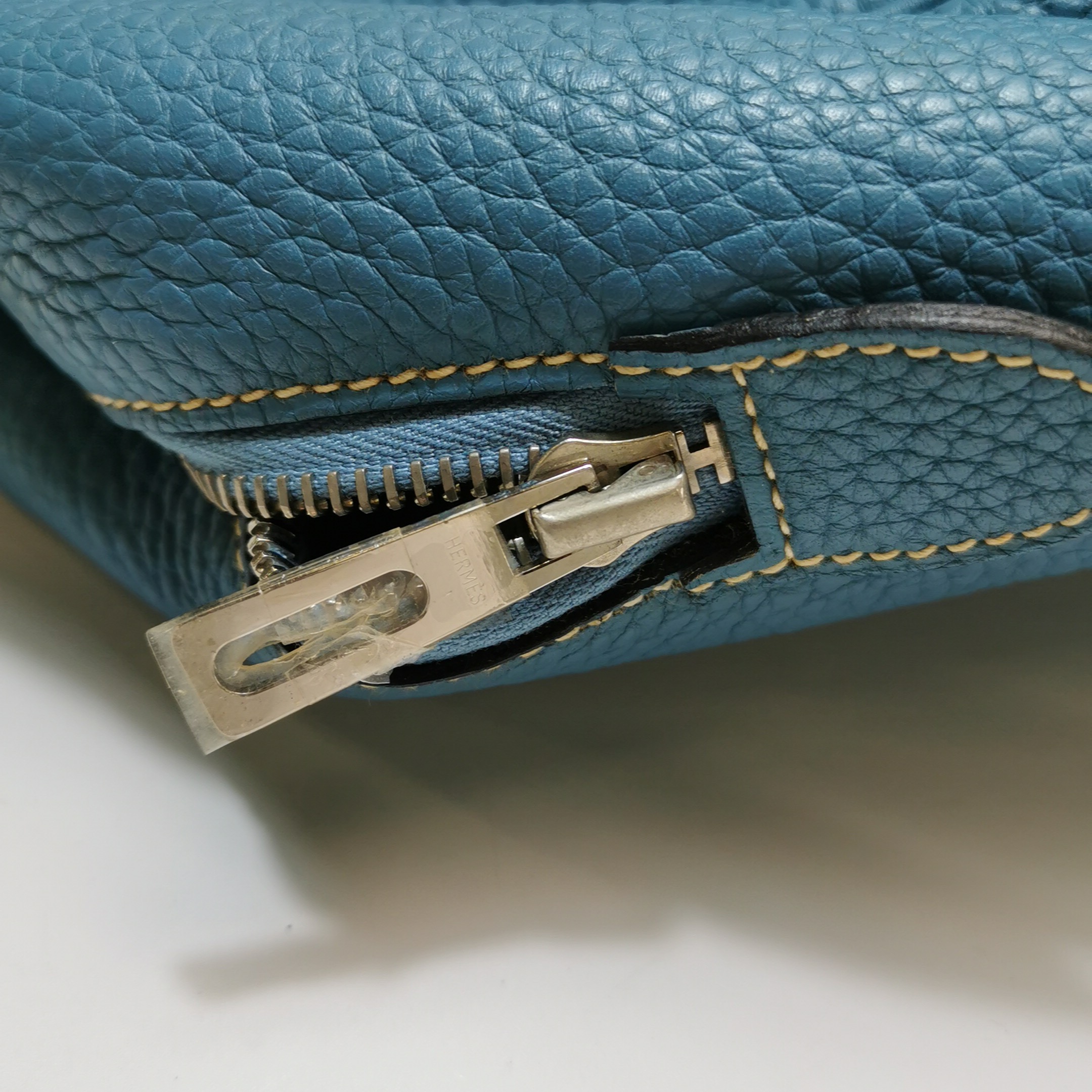 Hermes Victoria II Bag Clemence 35 — photo 13 of 16