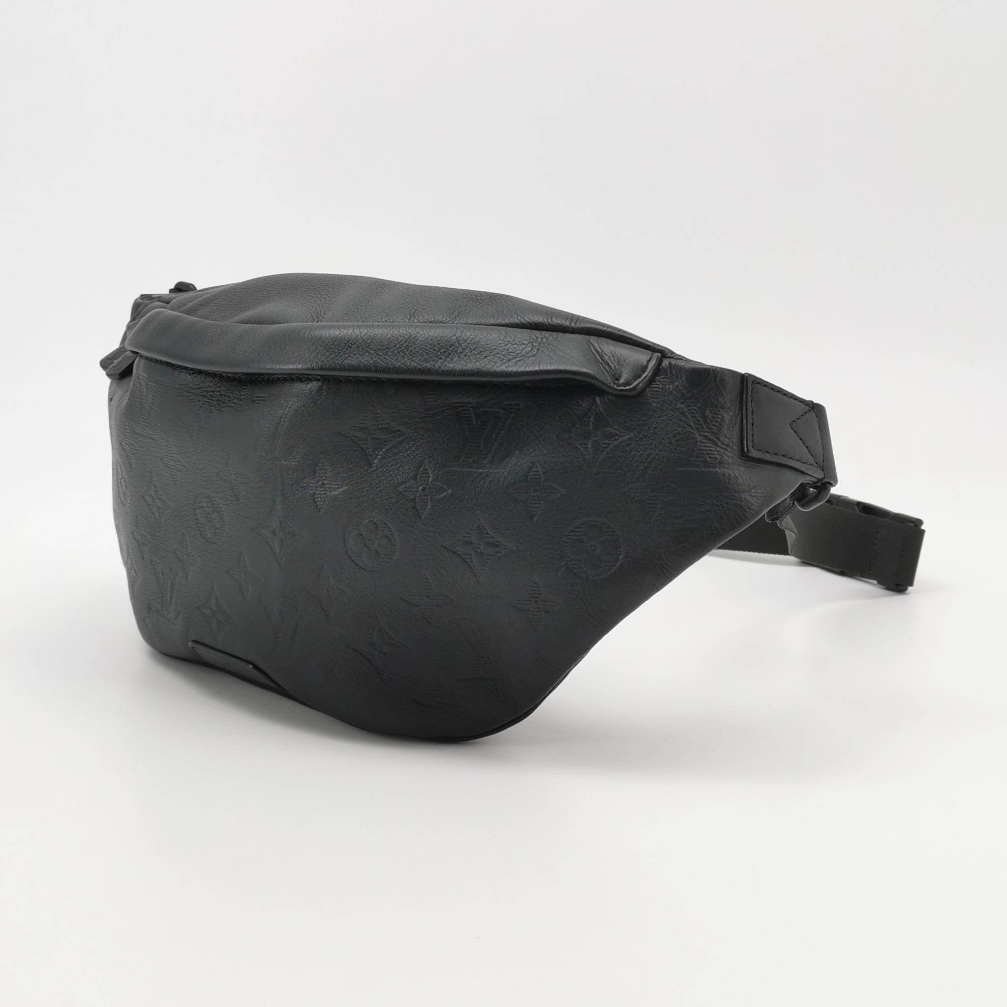 Louis Vuitton(LV) Discovery Bumbag Monogram Shadow Leather — photo 4 of 15