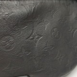 Louis Vuitton(LV) Discovery Bumbag Monogram Shadow Leather — thumbnail 9