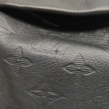 Louis Vuitton(LV) Discovery Bumbag Monogram Shadow Leather — thumbnail 10