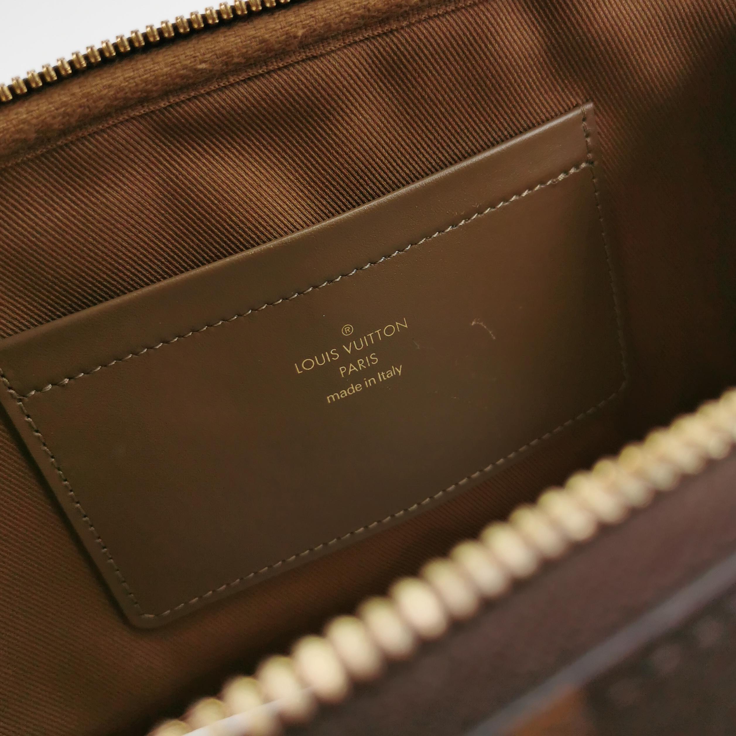 Louis Vuitton(LV) Utility Crossbody Bag Monogram Canvas — photo 9 of 22
