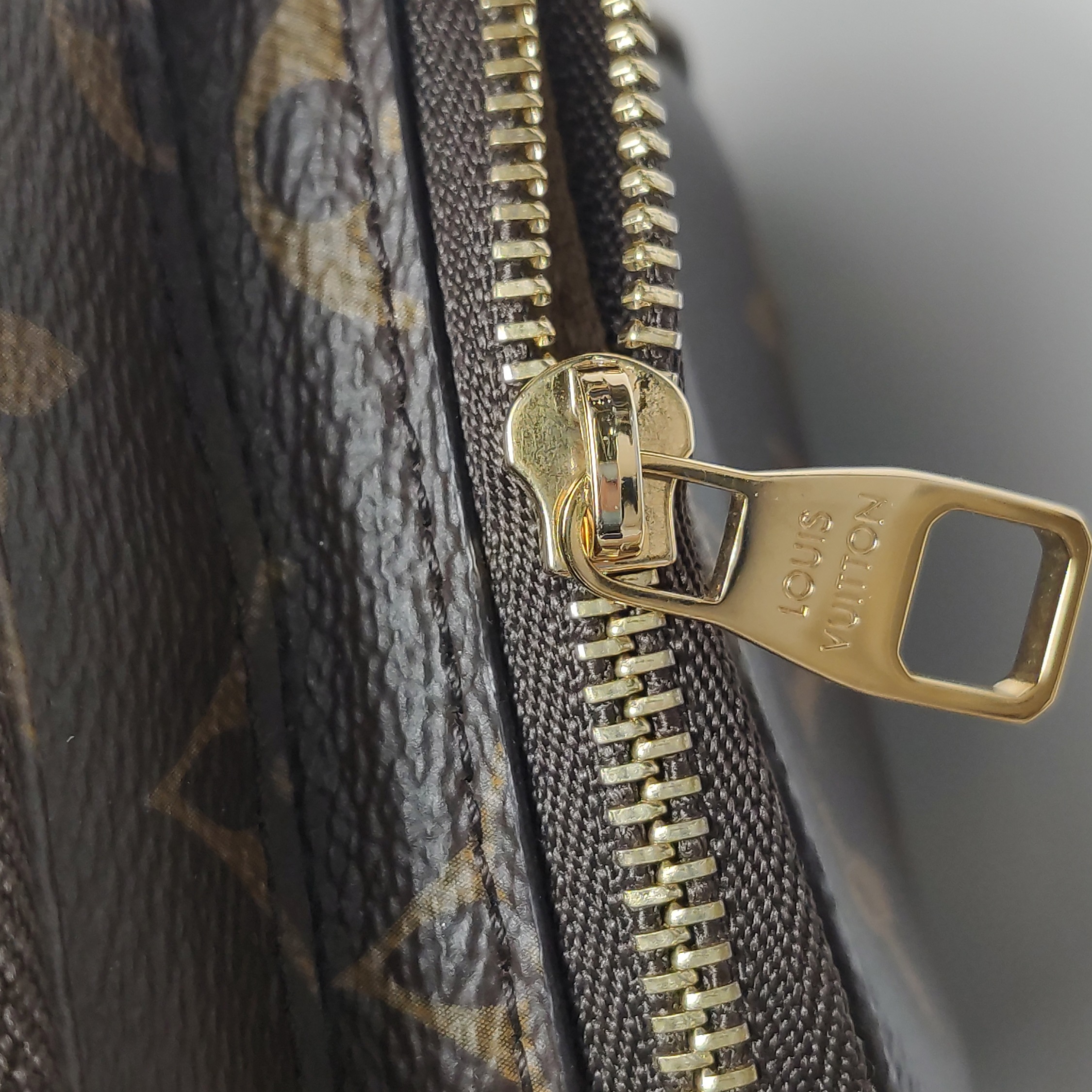 Louis Vuitton(LV) Utility Crossbody Bag Monogram Canvas — photo 15 of 22