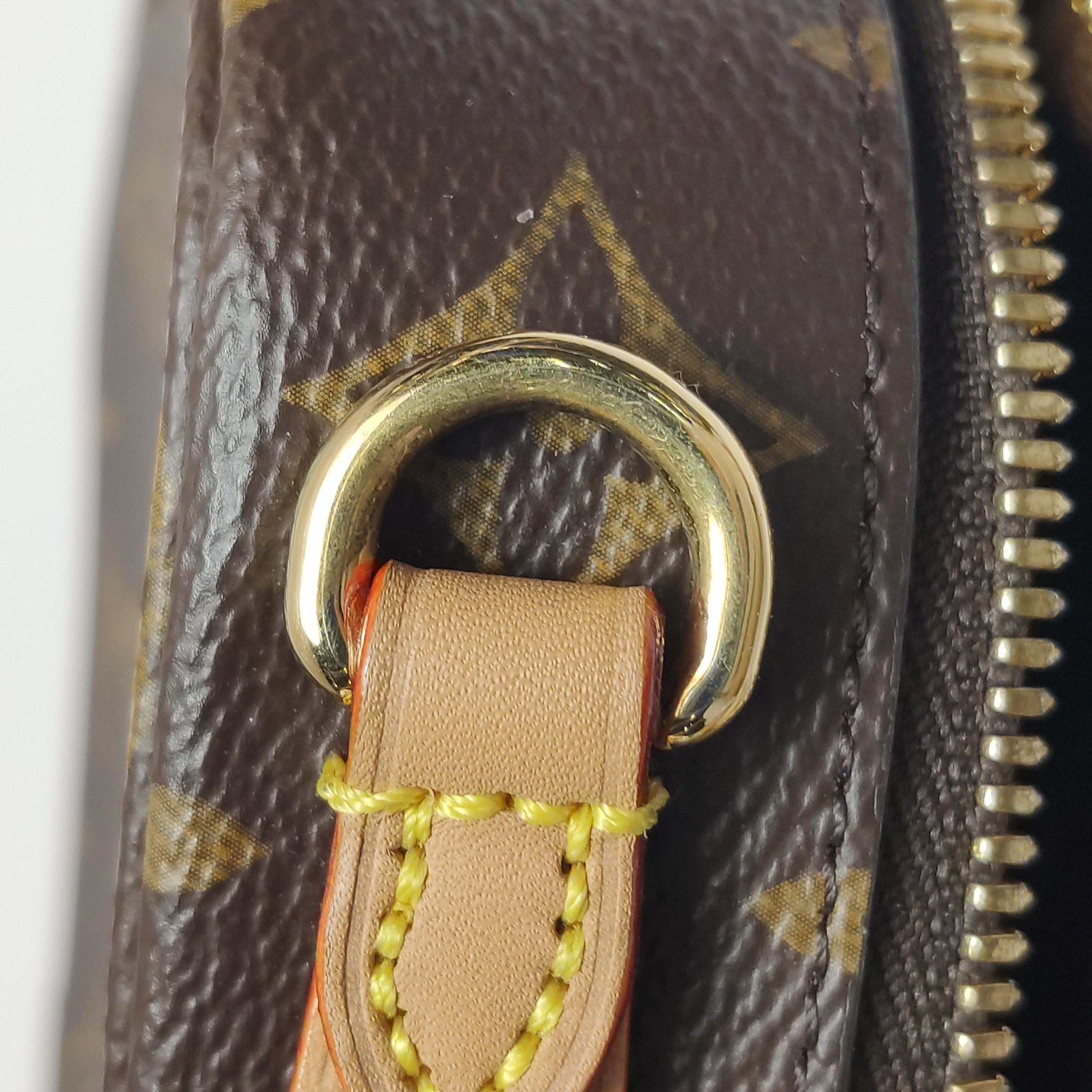 Louis Vuitton(LV) Utility Crossbody Bag Monogram Canvas — photo 13 of 22