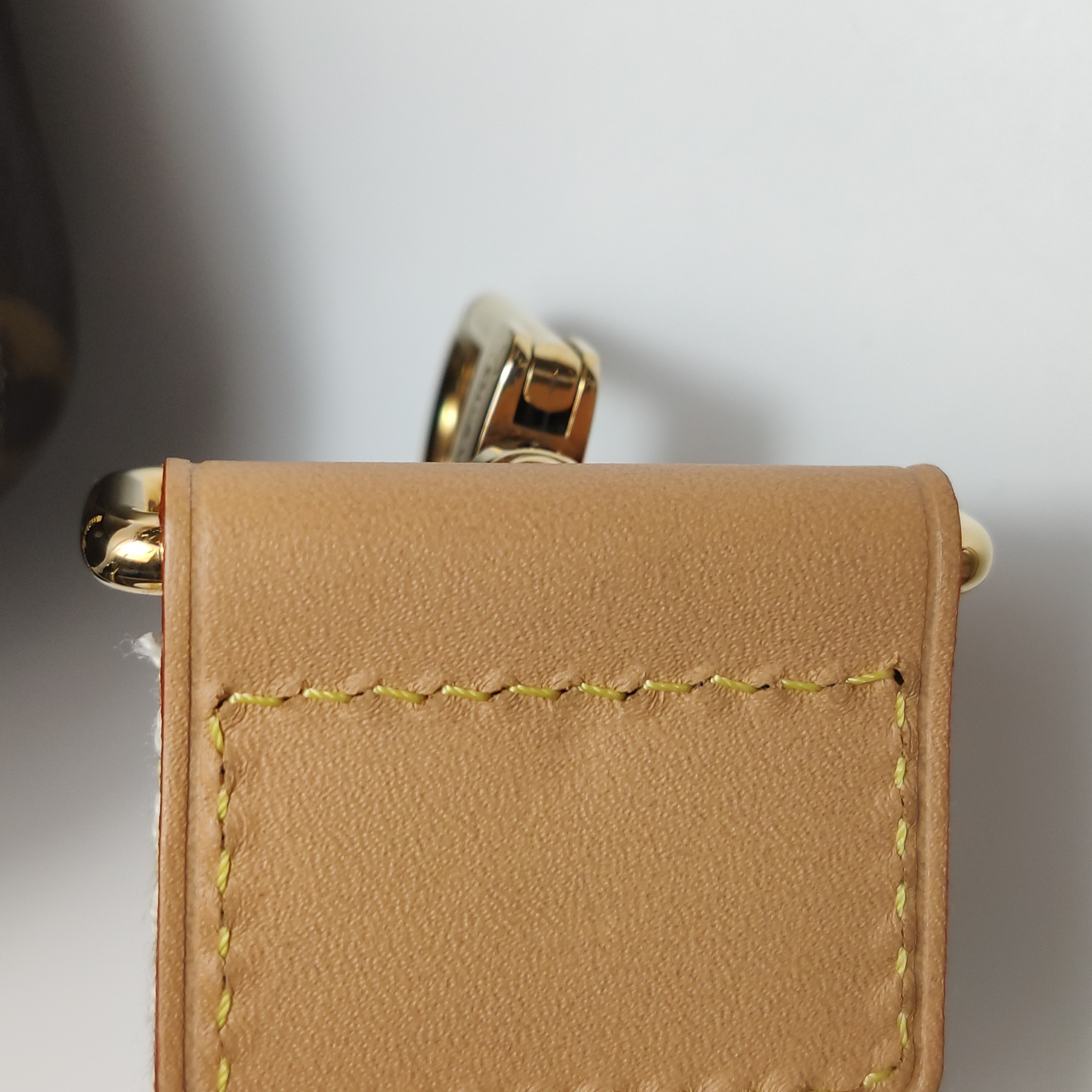 Louis Vuitton(LV) Utility Crossbody Bag Monogram Canvas — photo 21 of 22