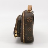 Louis Vuitton(LV) Utility Crossbody Bag Monogram Canvas — thumbnail 4