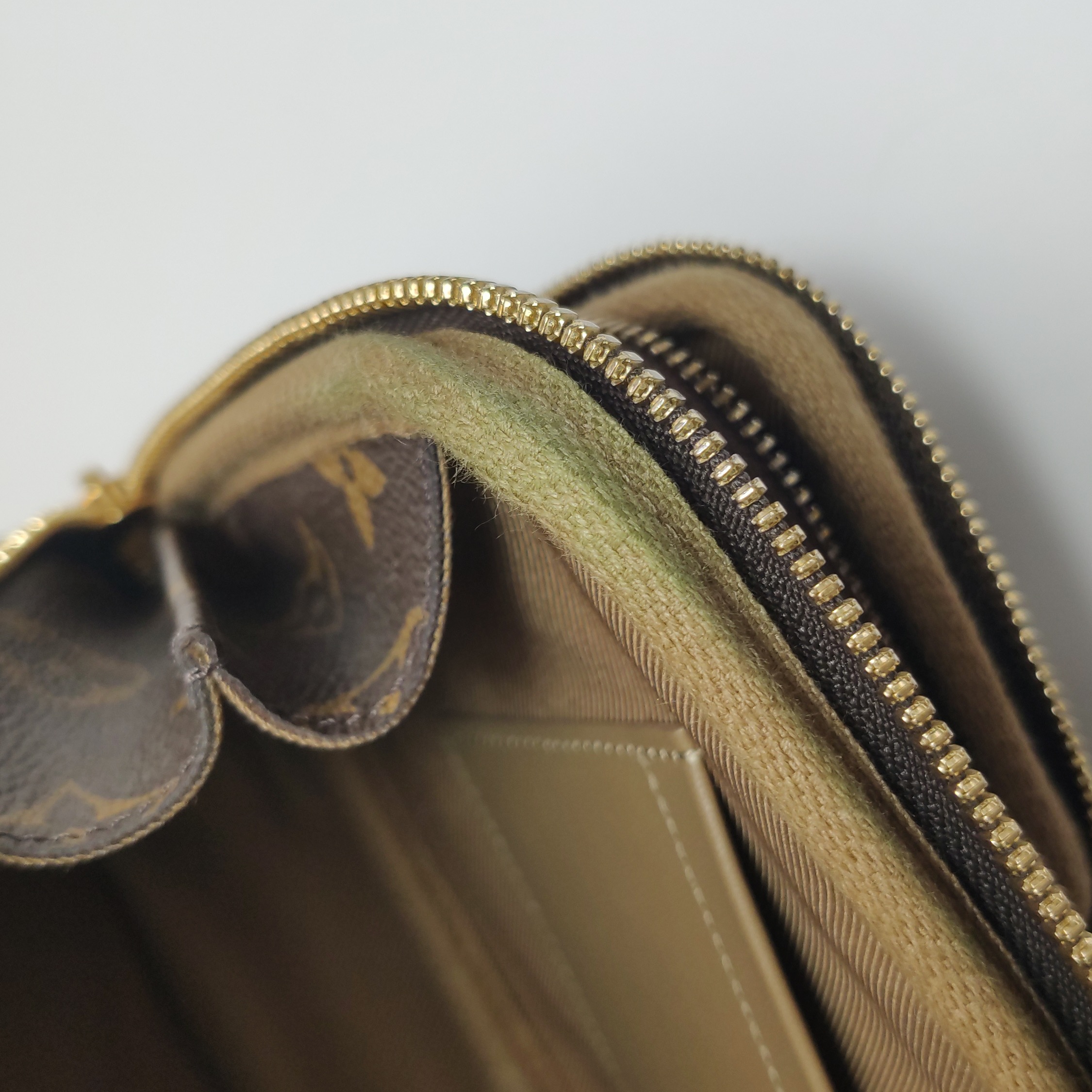 Louis Vuitton(LV) Utility Crossbody Bag Monogram Canvas — photo 11 of 23