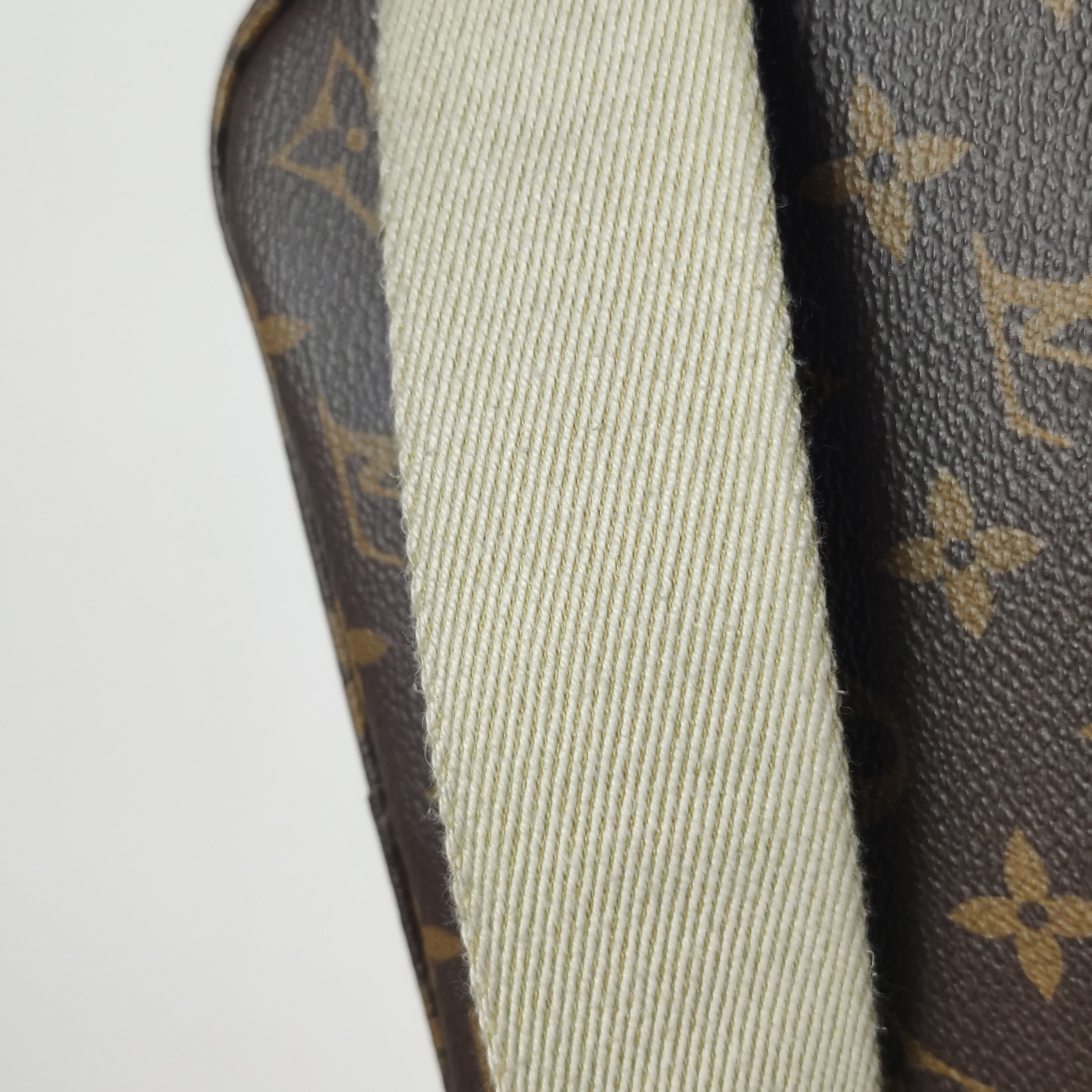Louis Vuitton(LV) Utility Crossbody Bag Monogram Canvas — photo 19 of 23