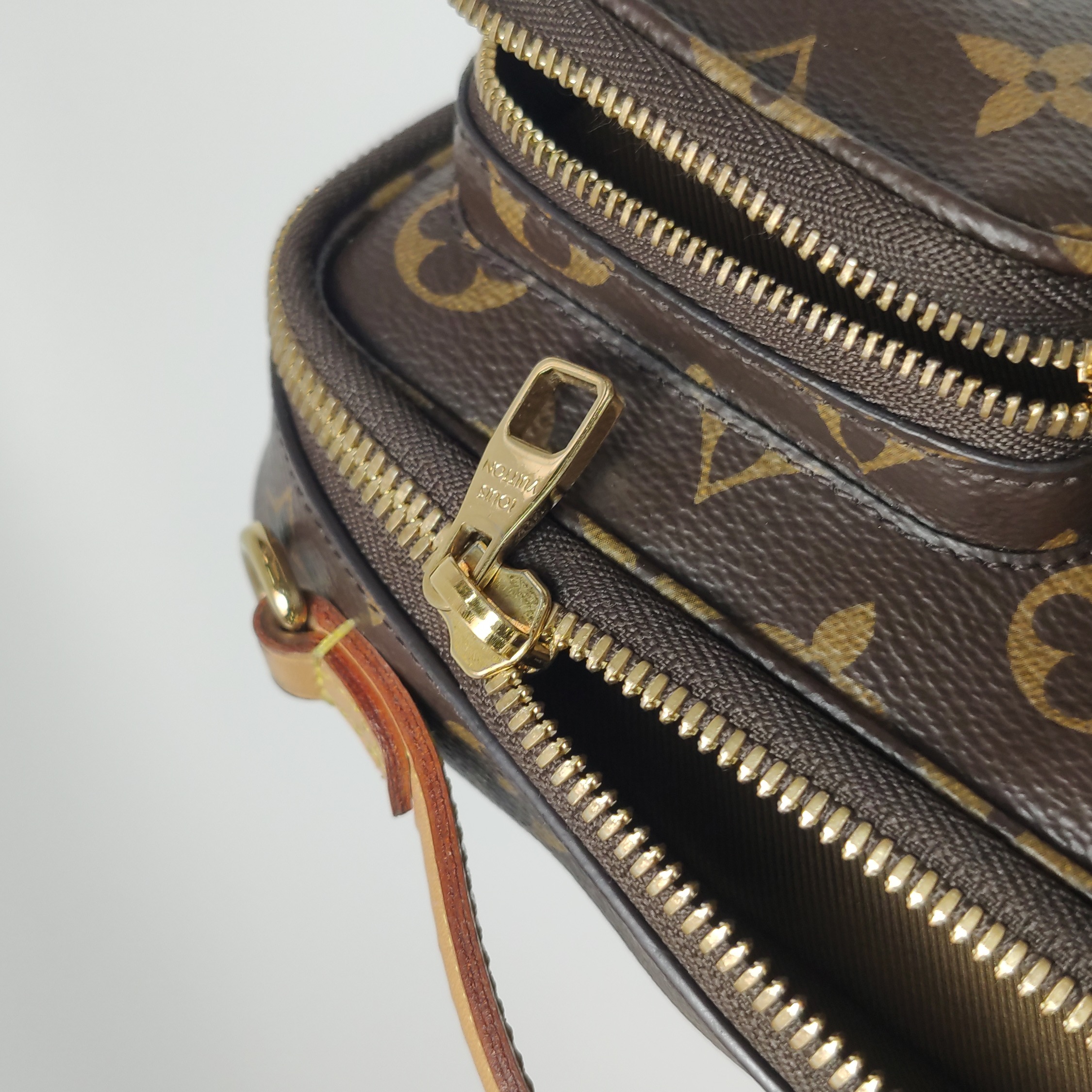 Louis Vuitton(LV) Utility Crossbody Bag Monogram Canvas — photo 14 of 23