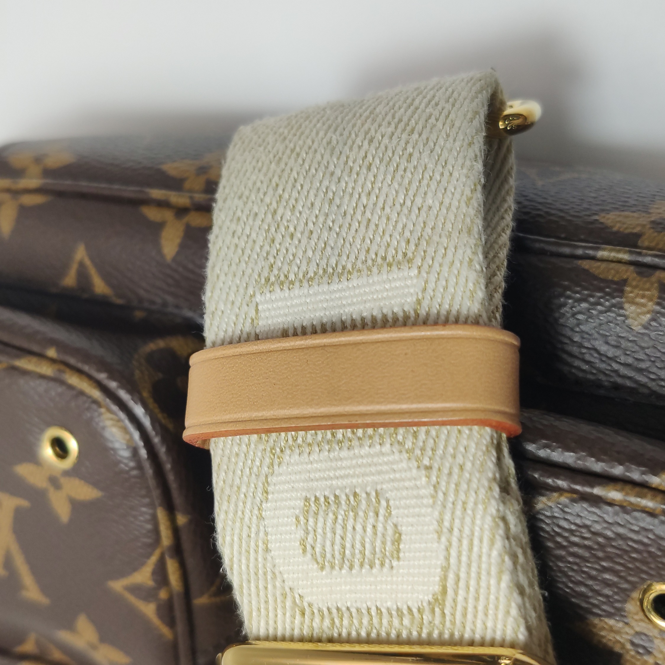 Louis Vuitton(LV) Utility Crossbody Bag Monogram Canvas — photo 18 of 23
