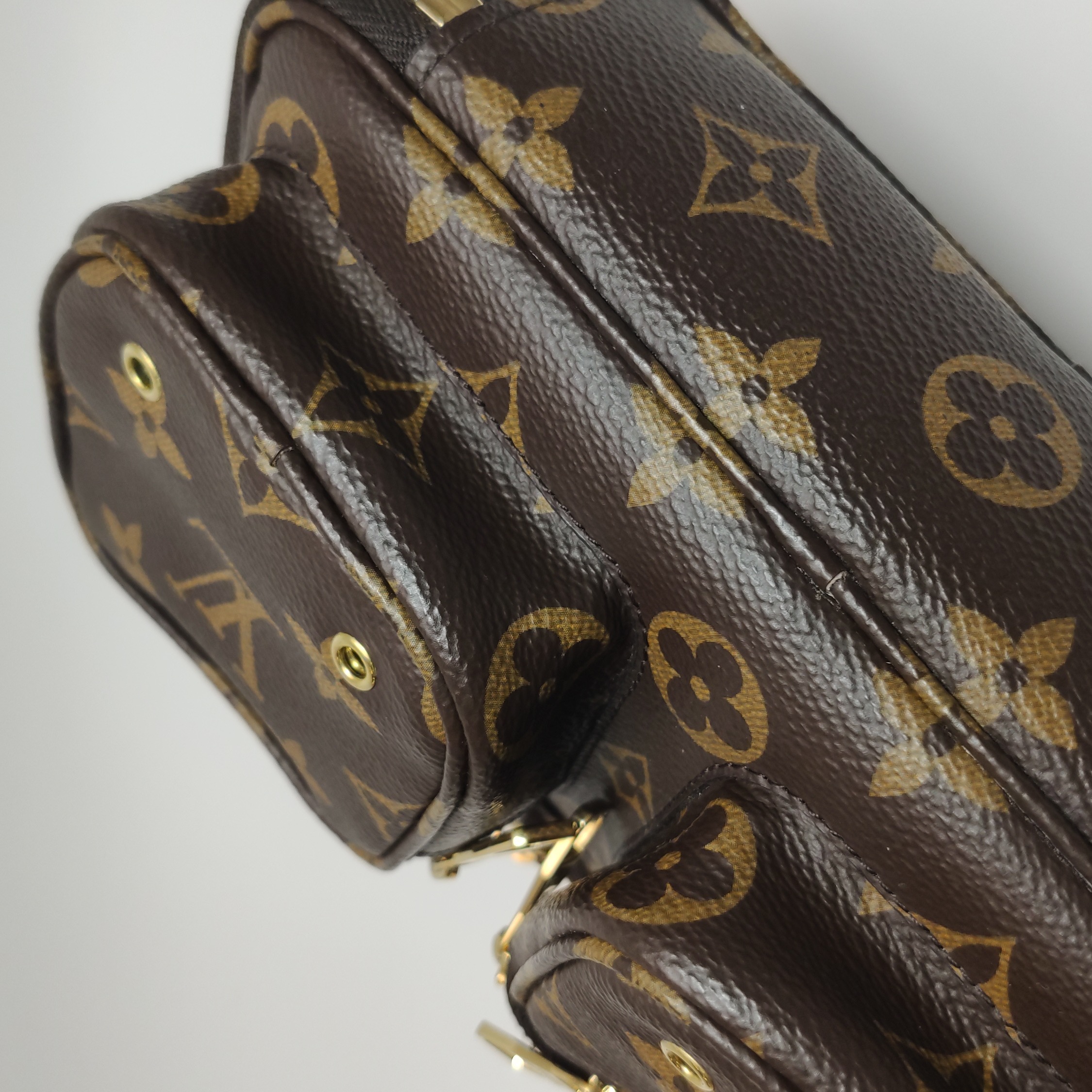 Louis Vuitton(LV) Utility Crossbody Bag Monogram Canvas — photo 15 of 23