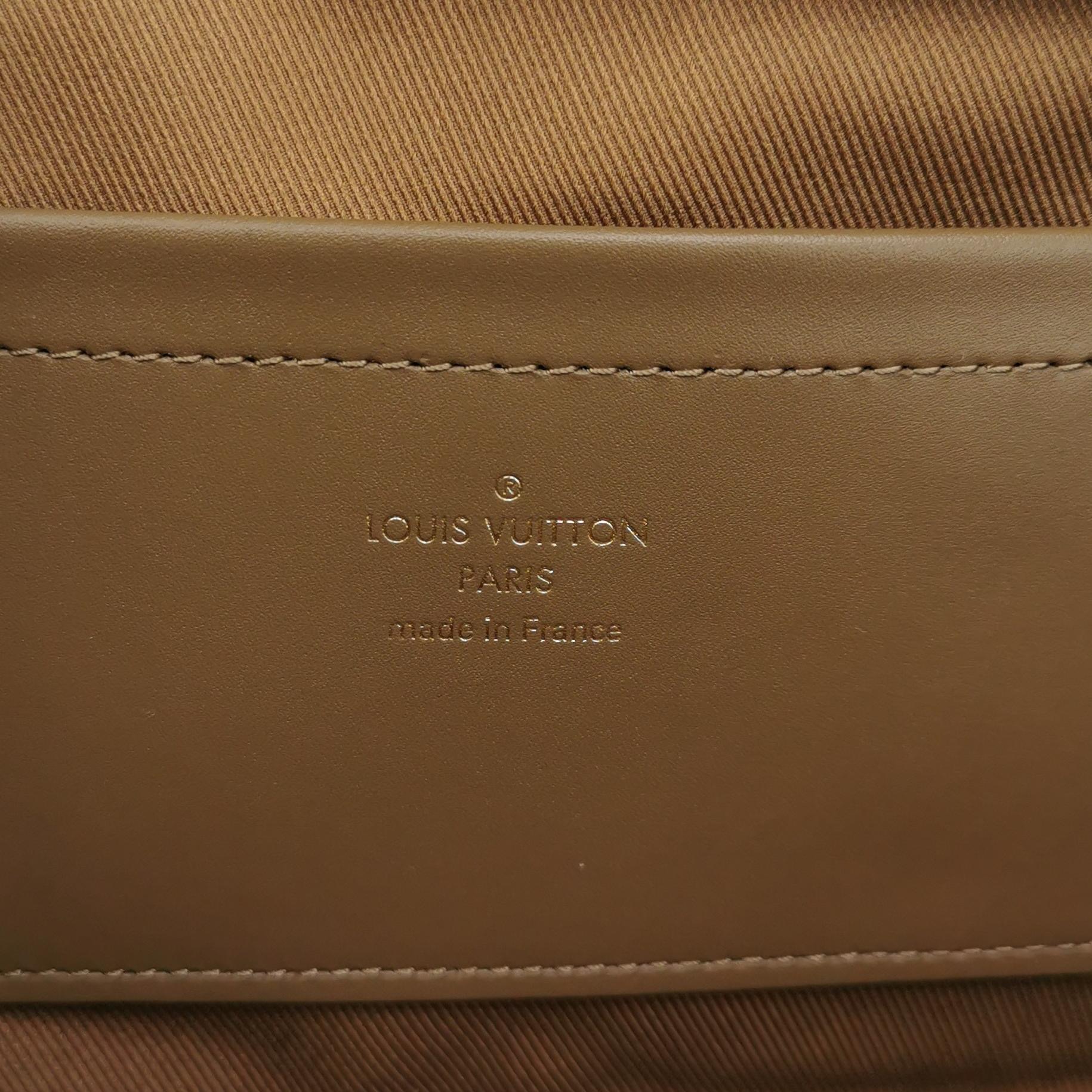 Louis Vuitton(LV) Utility Crossbody Bag Monogram Canvas — photo 9 of 18