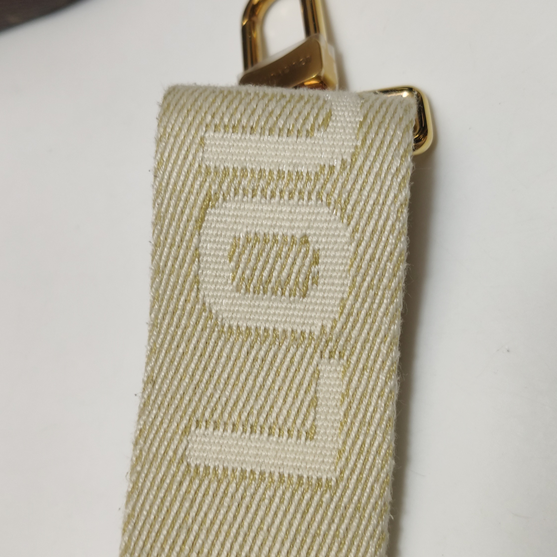 Louis Vuitton(LV) Utility Crossbody Bag Monogram Canvas — photo 17 of 18