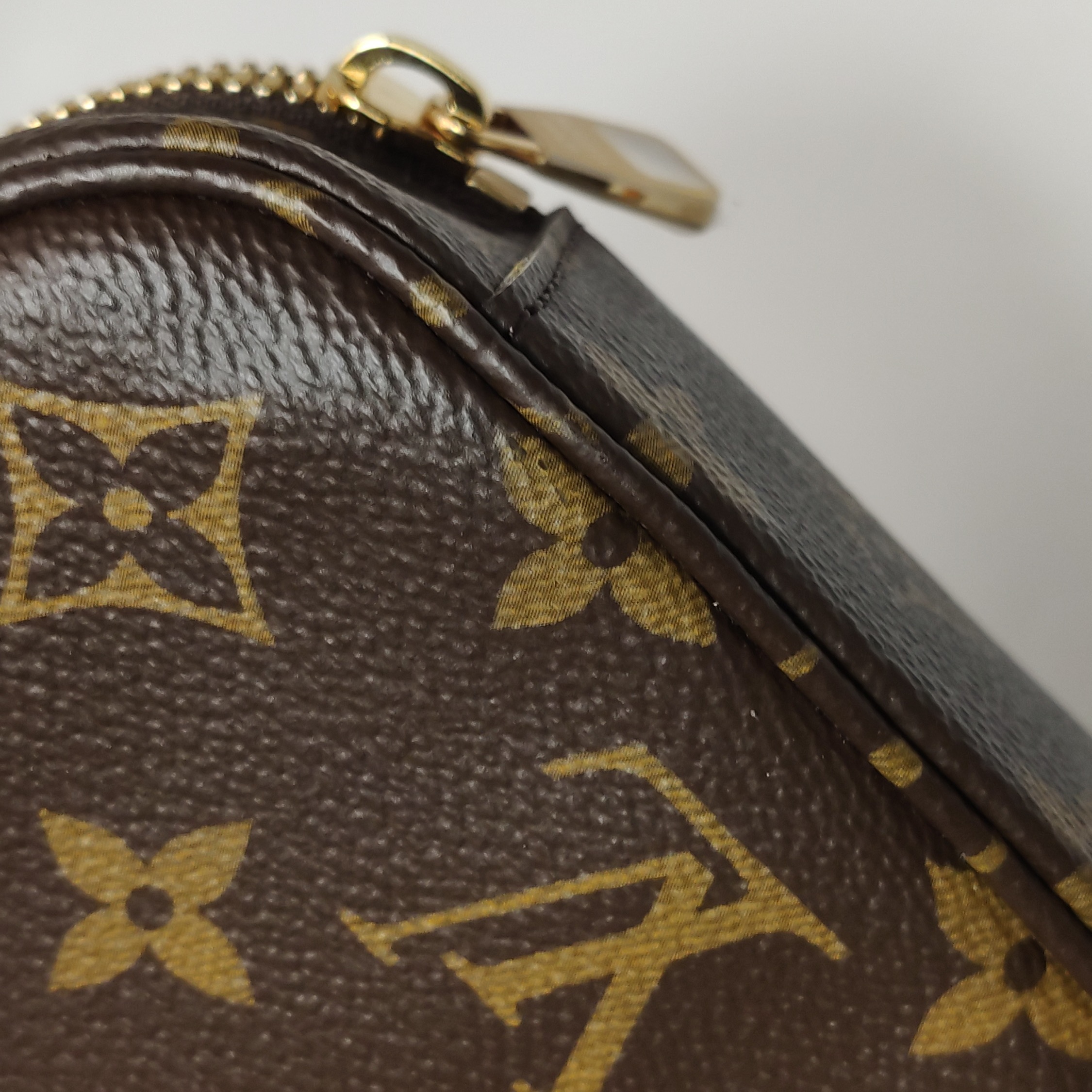 Louis Vuitton(LV) Utility Crossbody Bag Monogram Canvas — photo 13 of 18