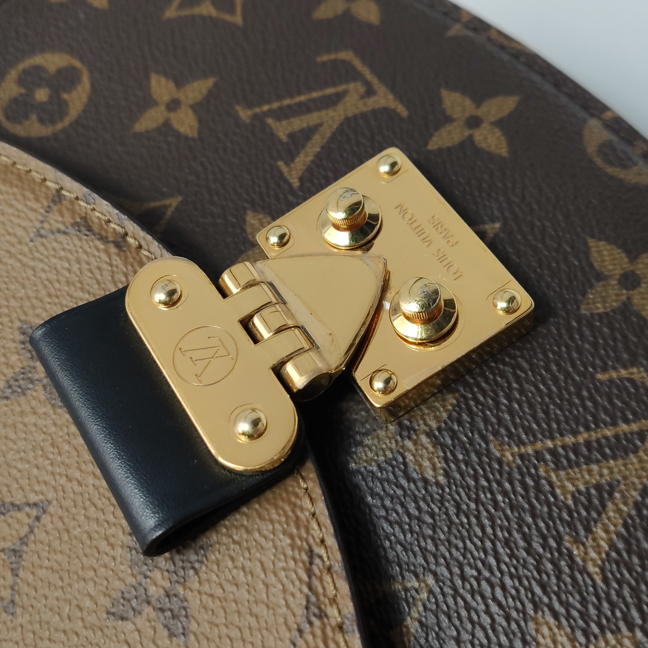 Louis Vuitton(LV) Tilsitt Top Handle Bag Reverse Monogram Canvas — photo 15 of 18