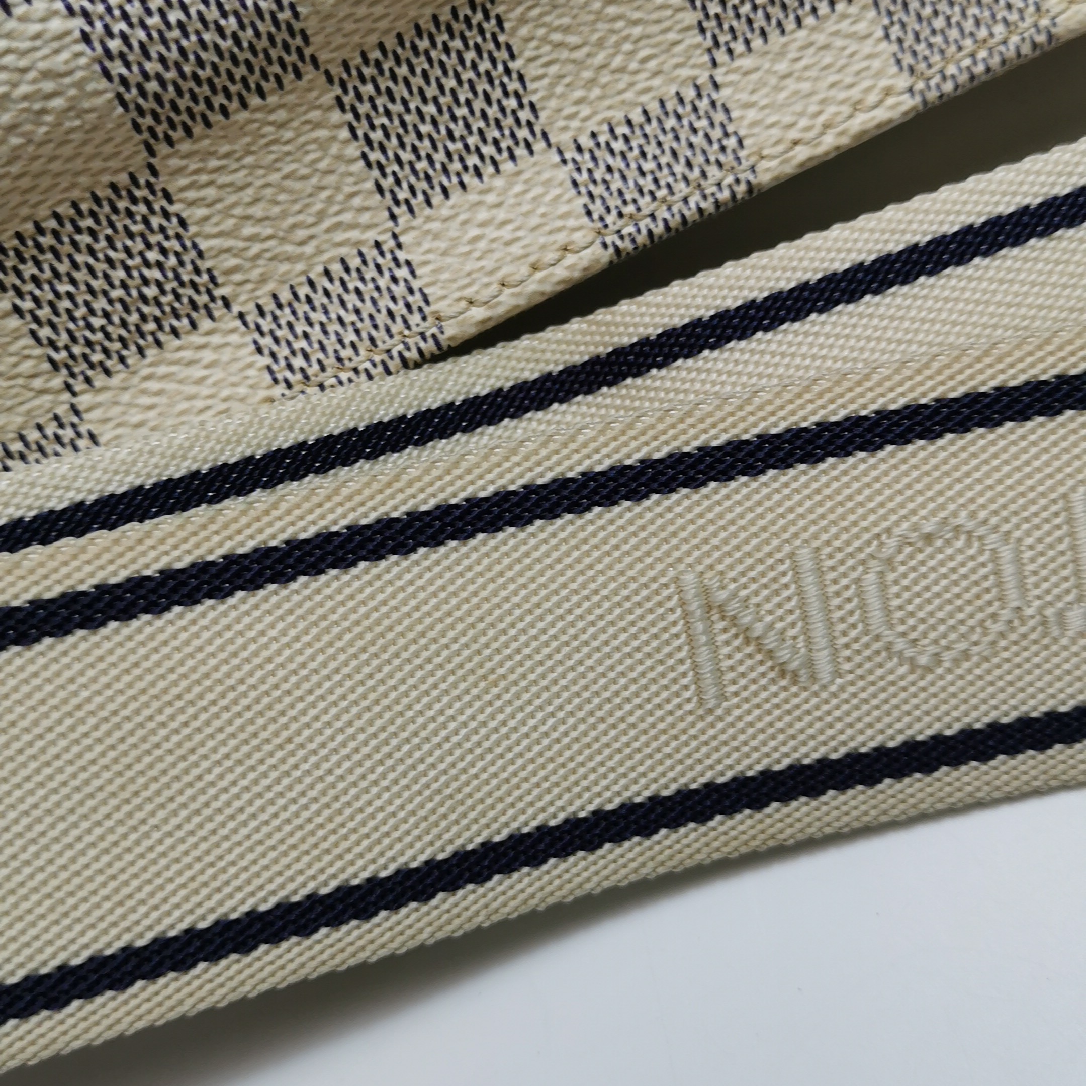 Louis Vuitton(LV) Naviglio Handbag Damier — photo 21 of 23