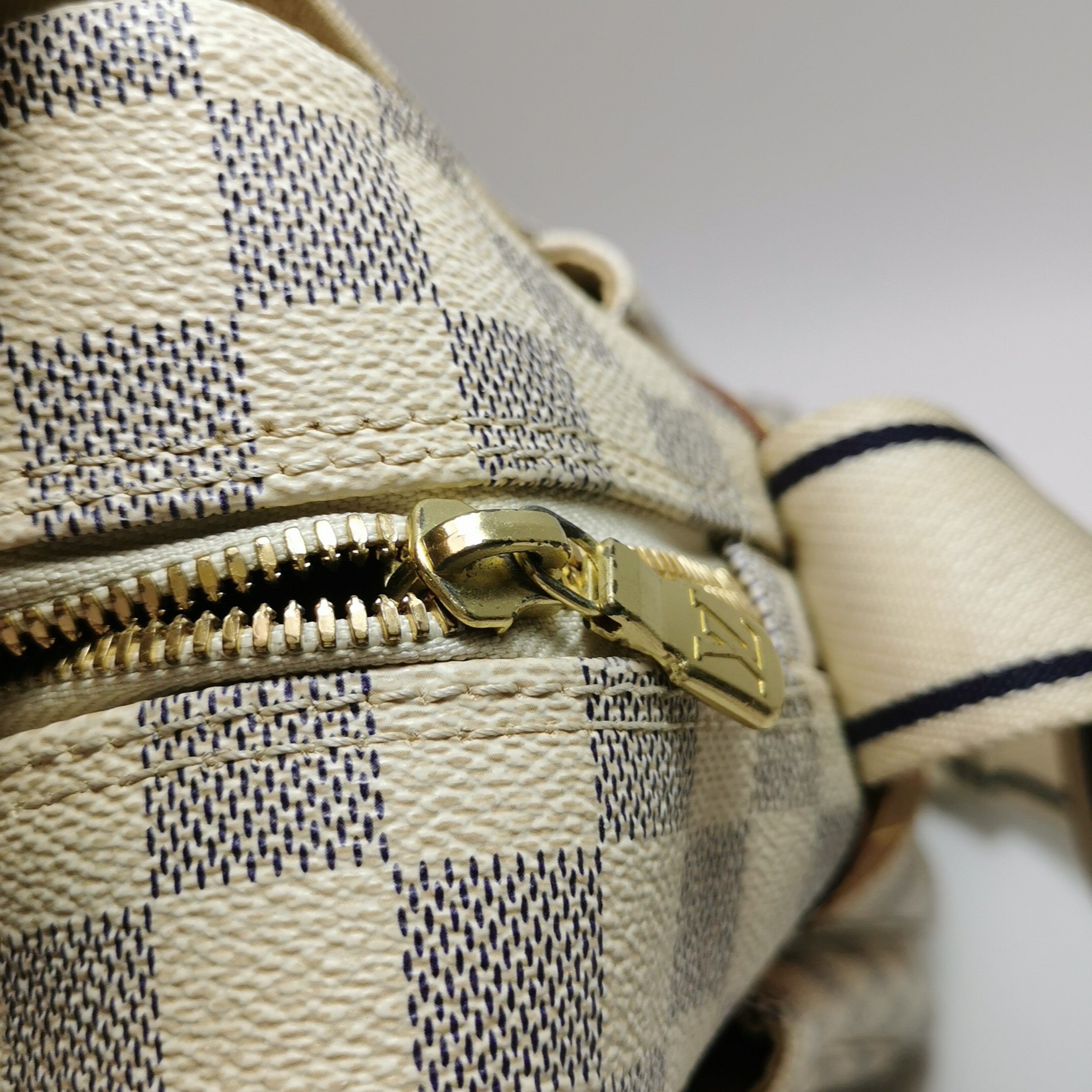 Louis Vuitton(LV) Naviglio Handbag Damier — photo 15 of 23