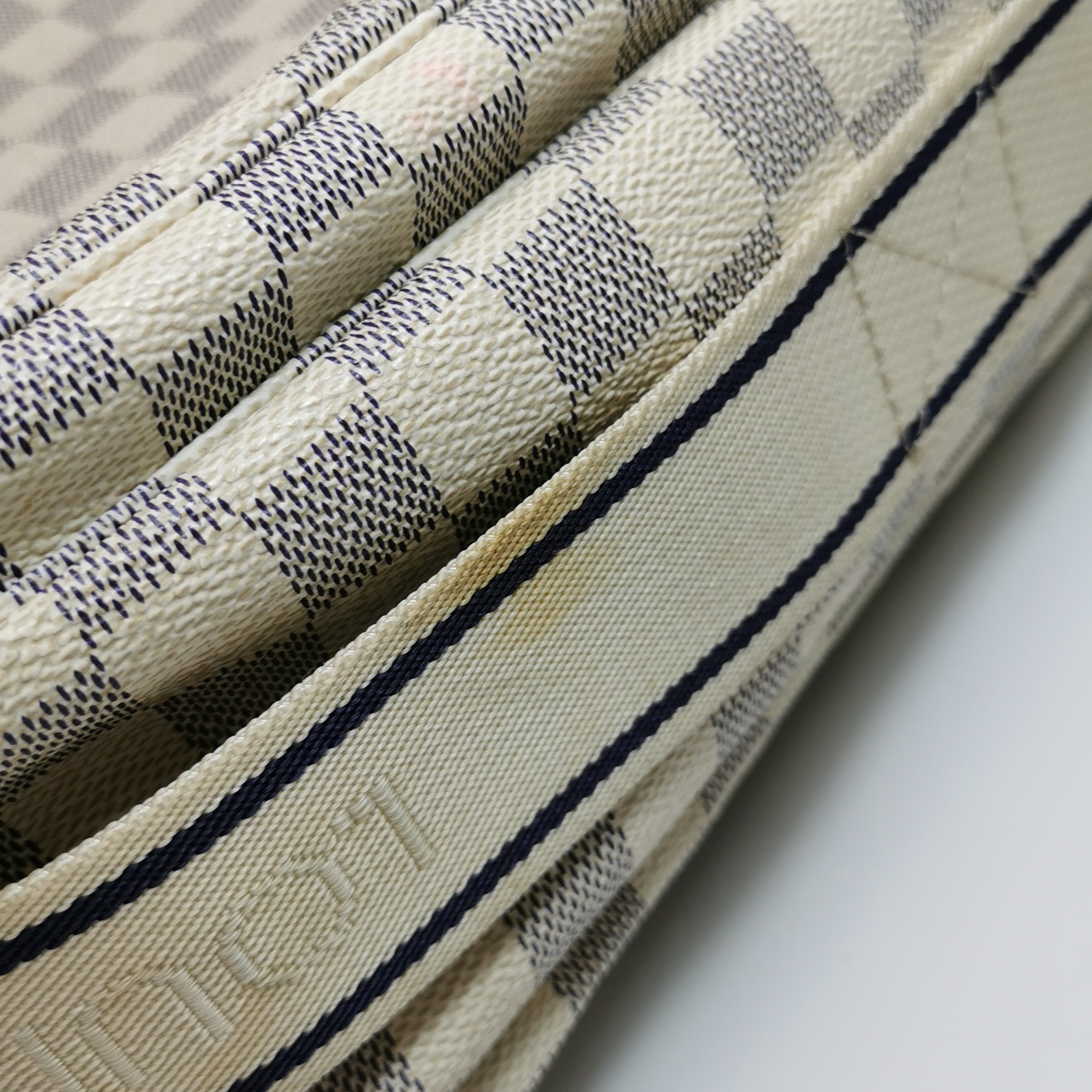 Louis Vuitton(LV) Naviglio Handbag Damier — photo 19 of 23
