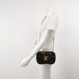 Louis Vuitton(LV) New Wave Chain Bag Quilted Leather PM — thumbnail 2