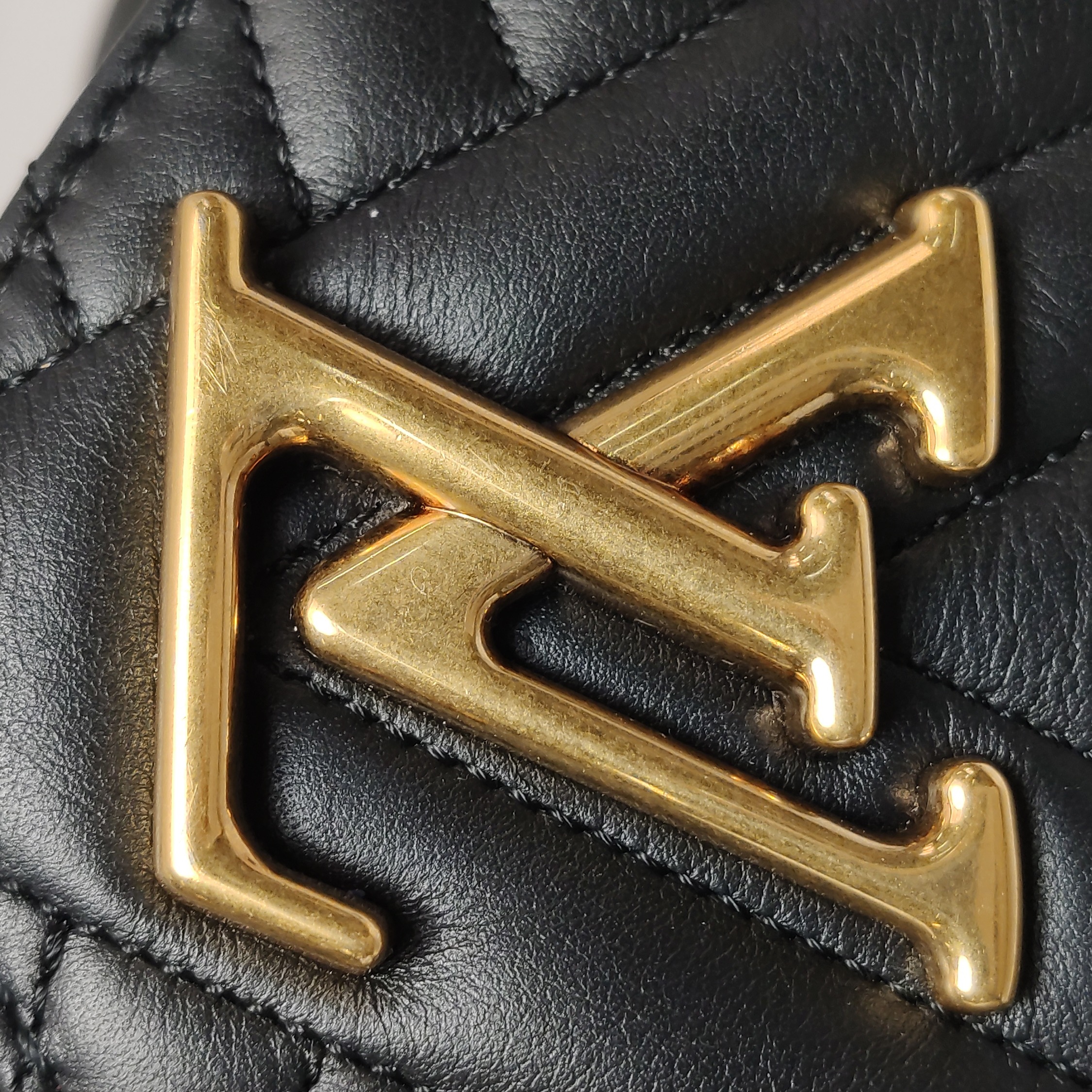 Louis Vuitton(LV) New Wave Chain Bag Quilted Leather PM — photo 10 of 19