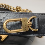 Louis Vuitton(LV) New Wave Chain Bag Quilted Leather PM — thumbnail 13