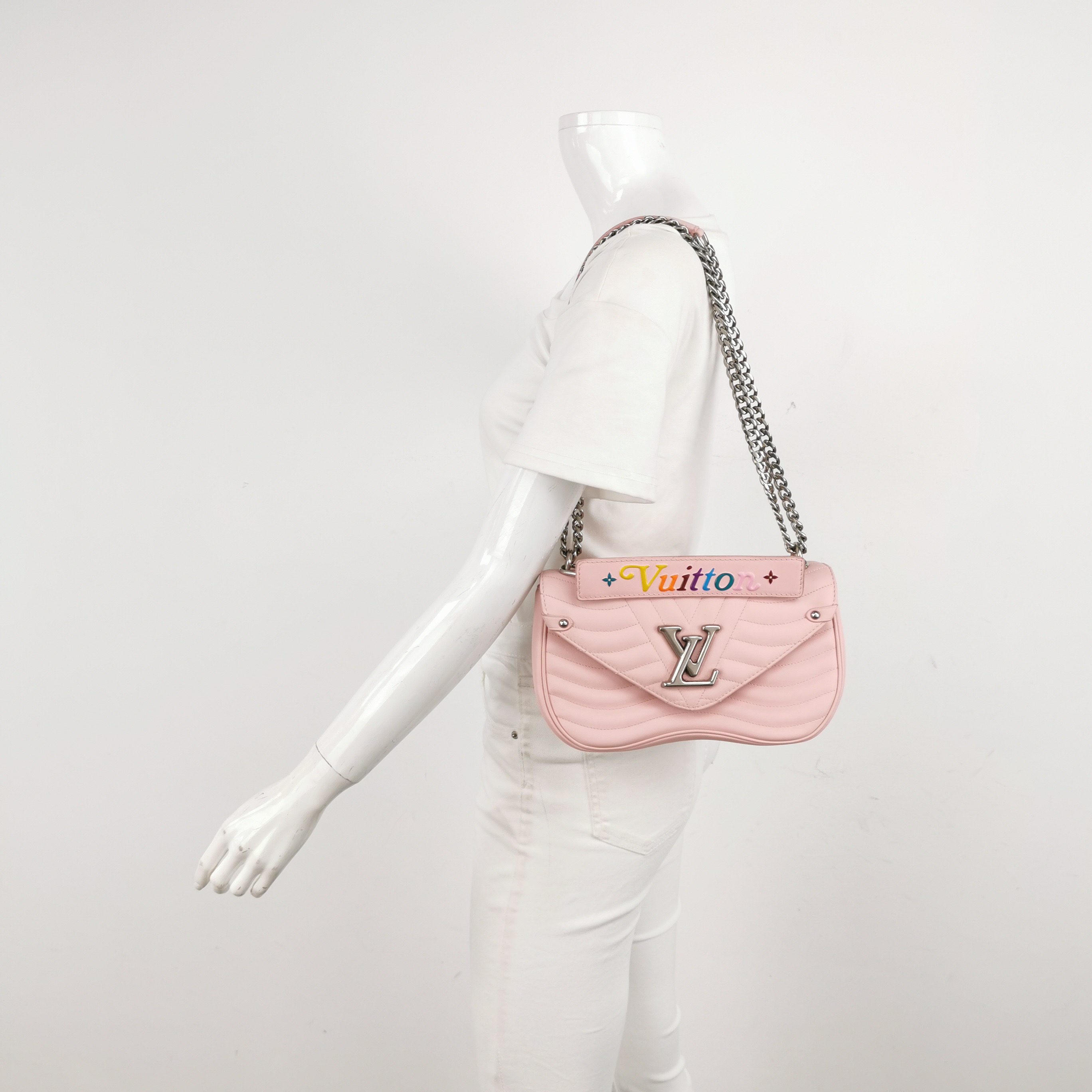 Louis Vuitton(LV) New Wave Chain Bag Quilted Leather MM — alternate view