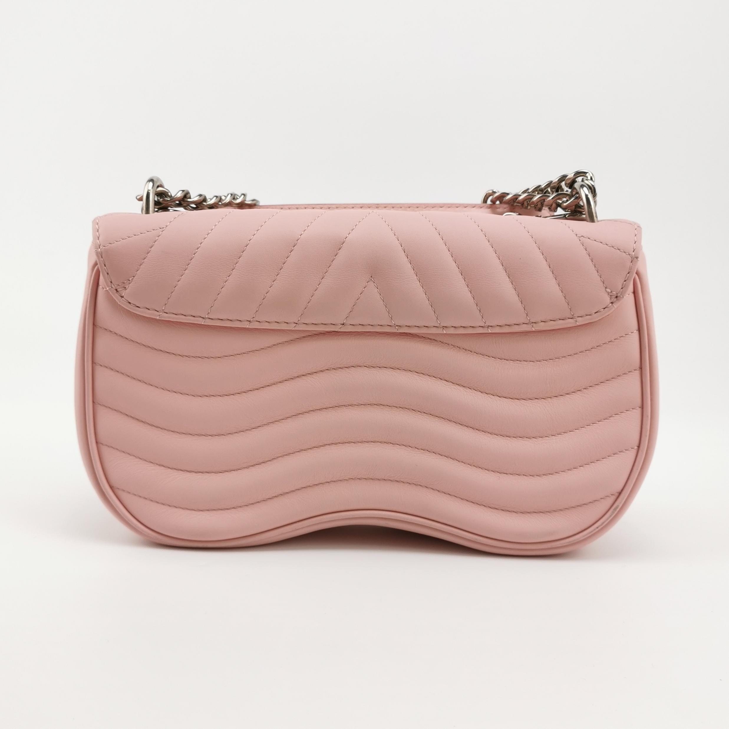 Louis Vuitton(LV) New Wave Chain Bag Quilted Leather MM — photo 5 of 22