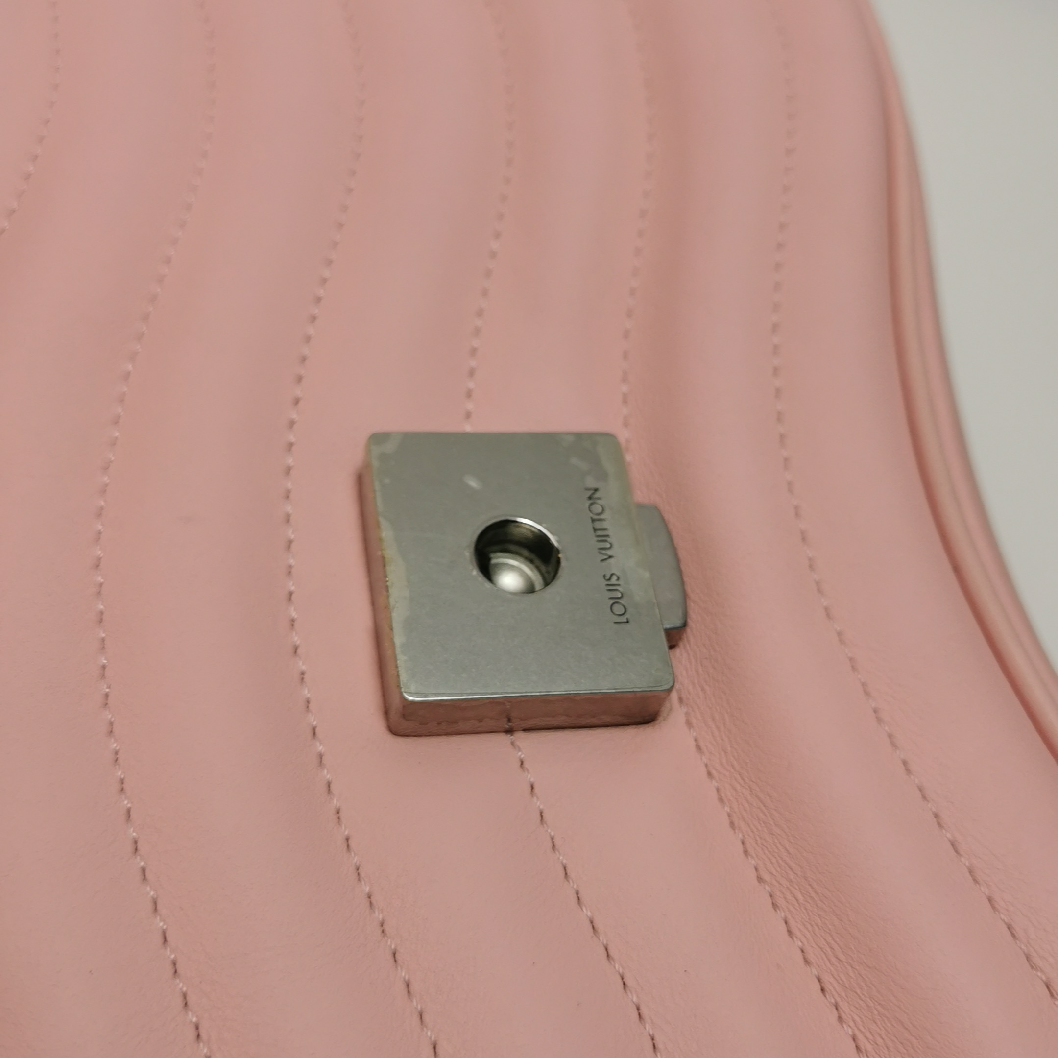 Louis Vuitton(LV) New Wave Chain Bag Quilted Leather MM — photo 12 of 22
