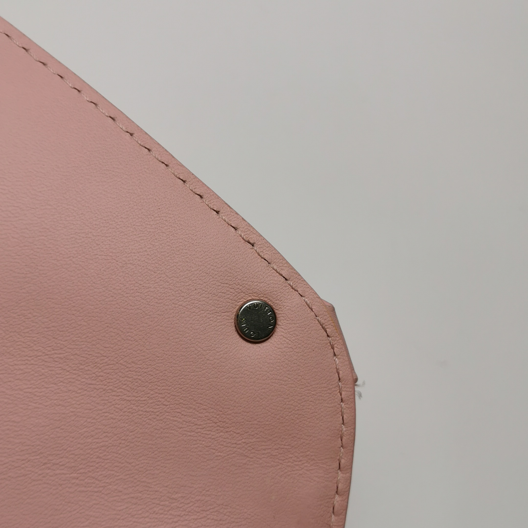 Louis Vuitton(LV) New Wave Chain Bag Quilted Leather MM — photo 15 of 22