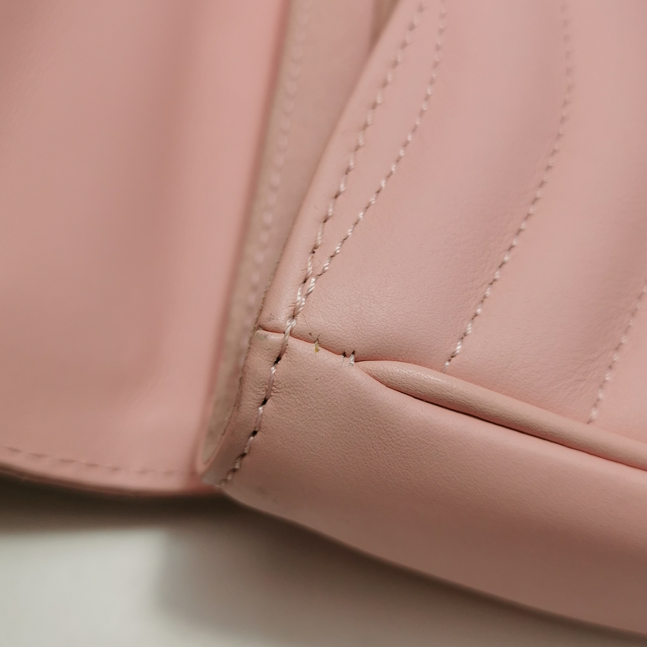 Louis Vuitton(LV) New Wave Chain Bag Quilted Leather MM — photo 14 of 22
