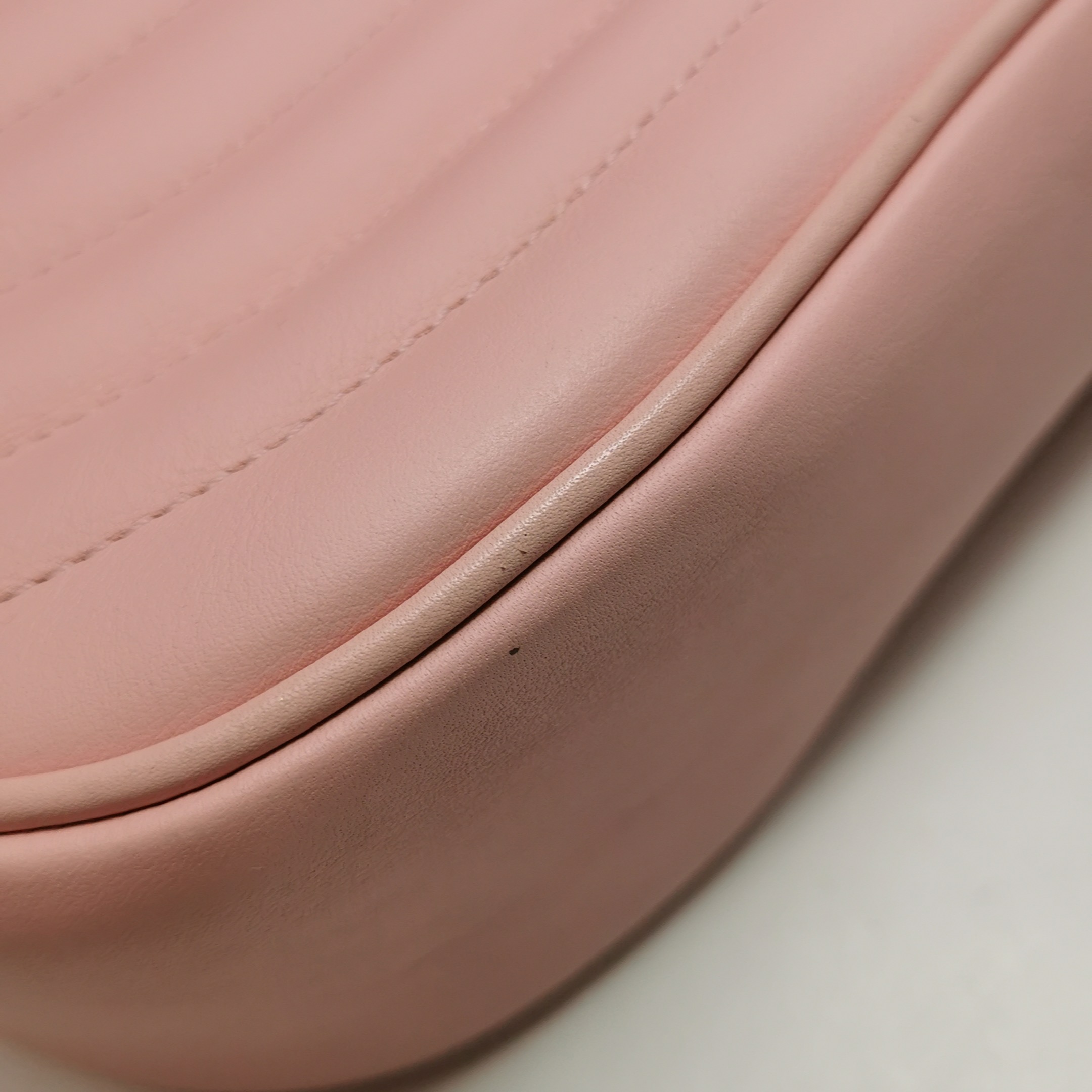 Louis Vuitton(LV) New Wave Chain Bag Quilted Leather MM — photo 16 of 22
