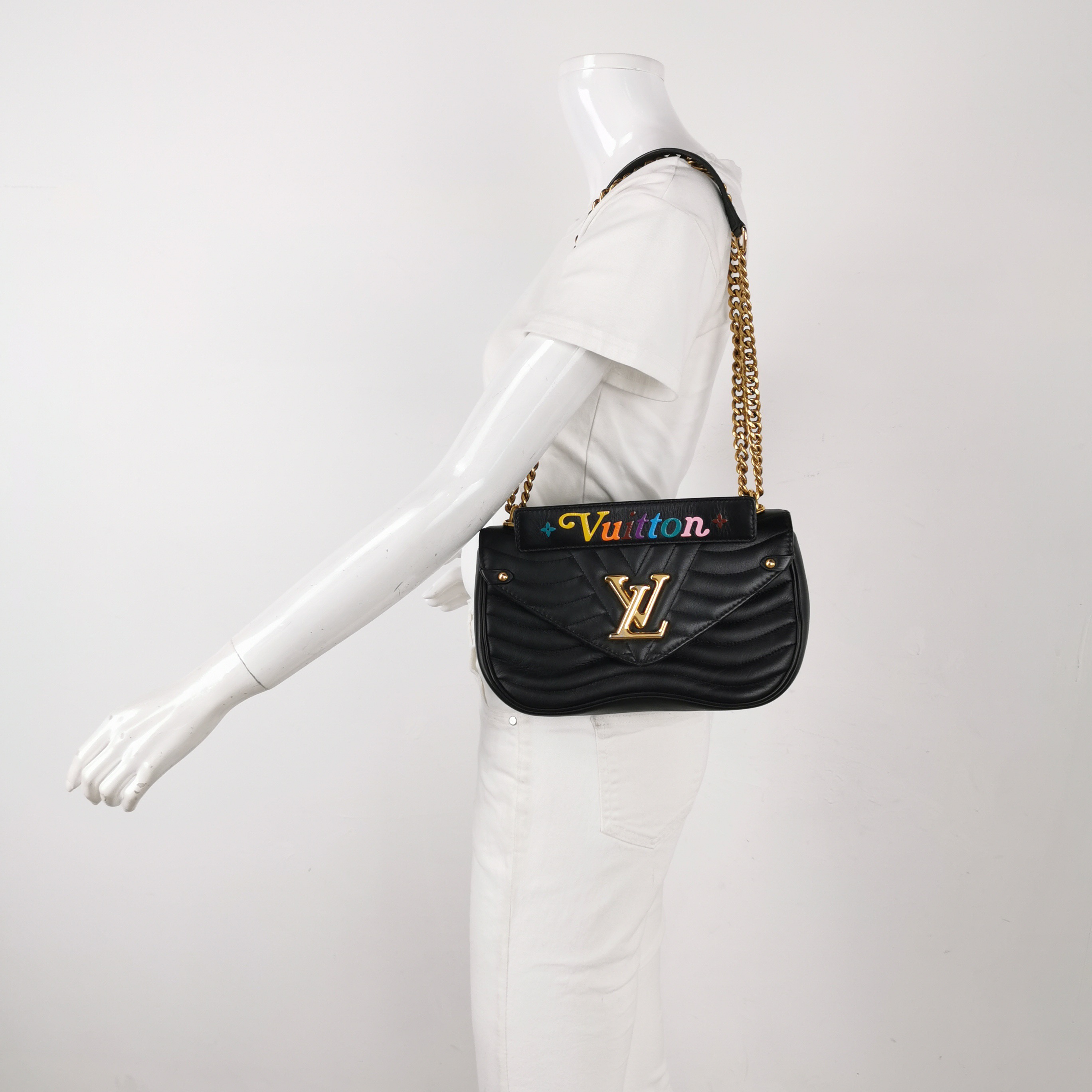 Louis Vuitton(LV) New Wave Chain Bag Quilted Leather MM — alternate view