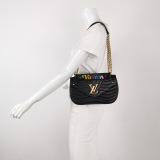 Louis Vuitton(LV) New Wave Chain Bag Quilted Leather MM — thumbnail 2