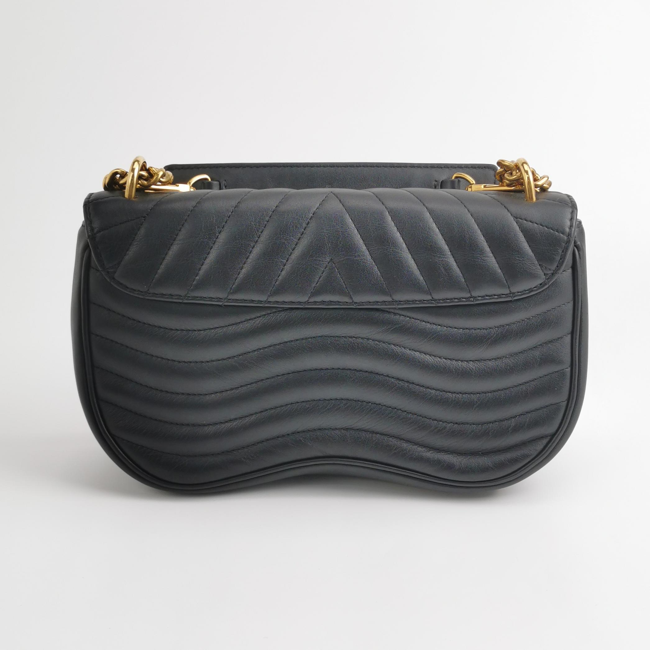 Louis Vuitton(LV) New Wave Chain Bag Quilted Leather MM — photo 5 of 23
