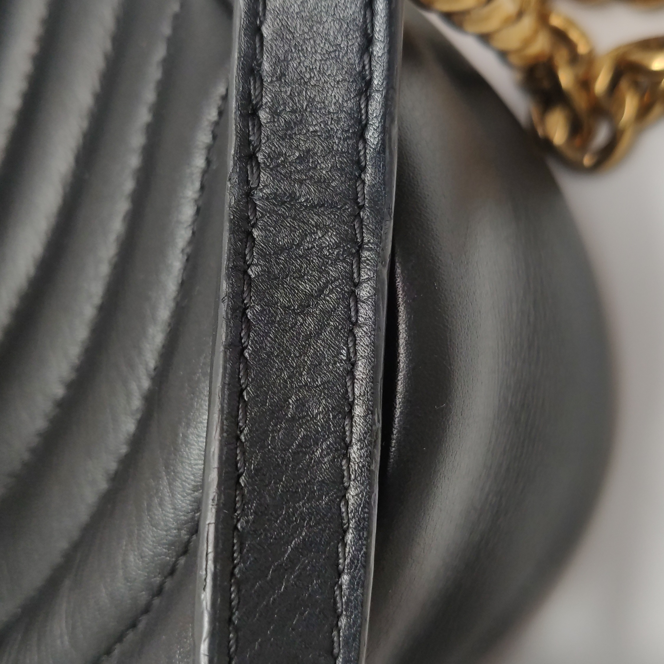Louis Vuitton(LV) New Wave Chain Bag Quilted Leather MM — photo 21 of 23